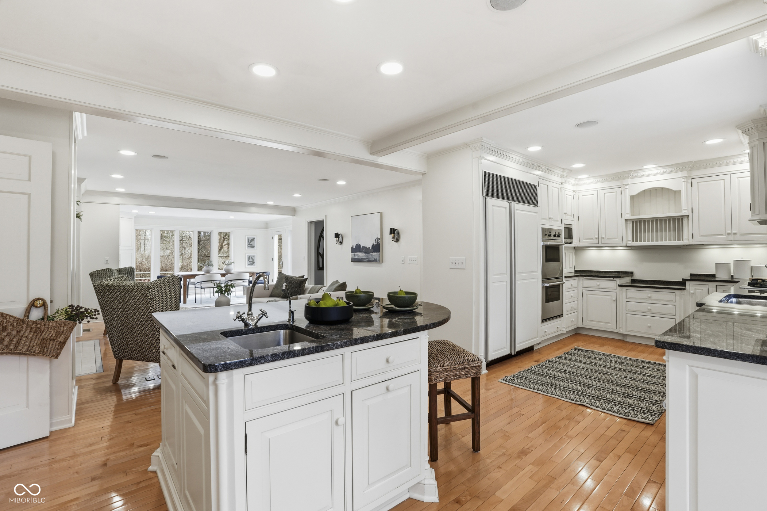 8121 N Illinois Street