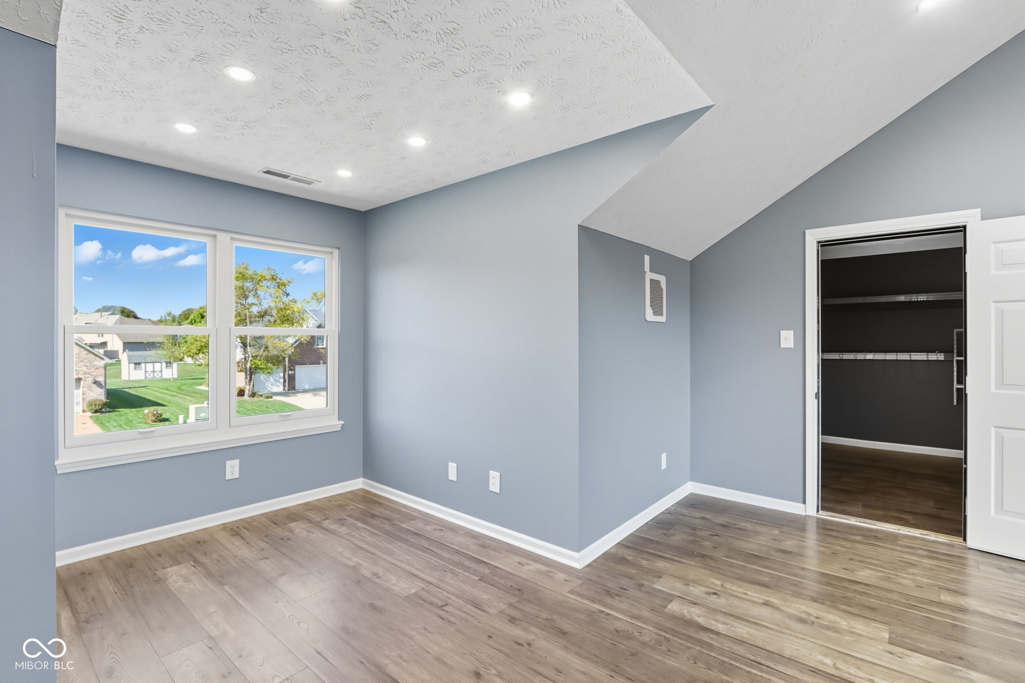 7975 Meadow Bend Circle