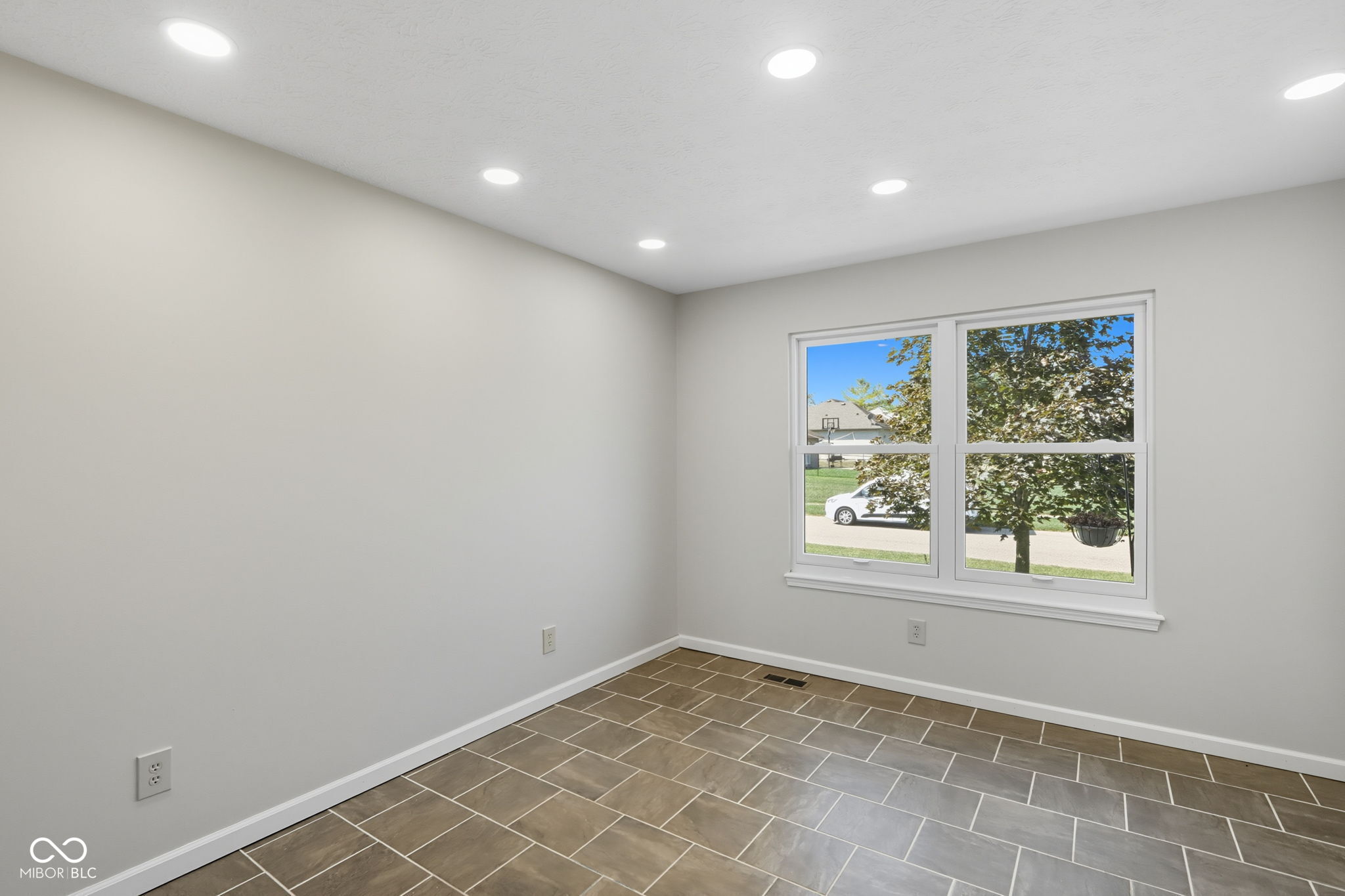 7975 Meadow Bend Circle