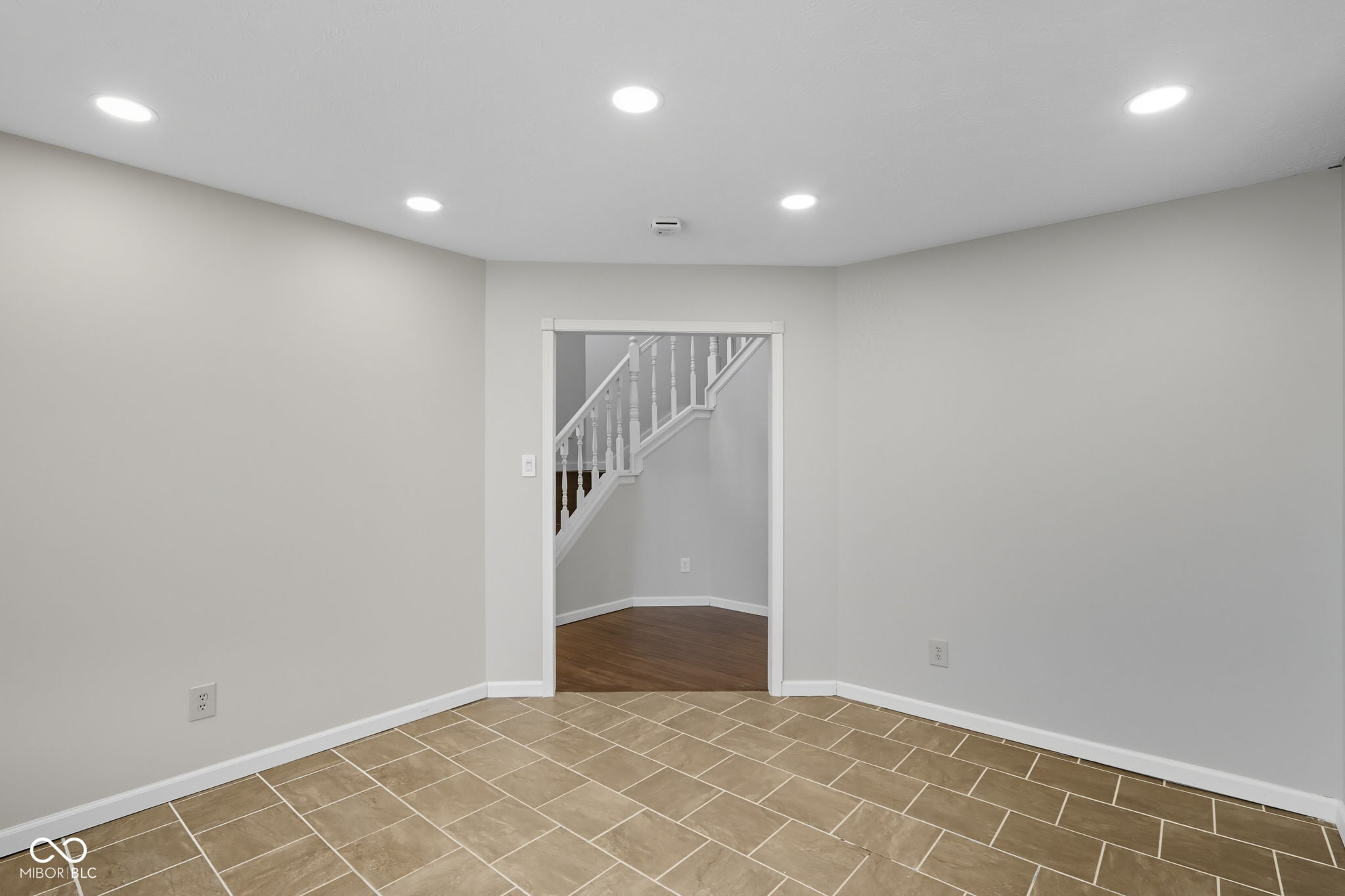 7975 Meadow Bend Circle