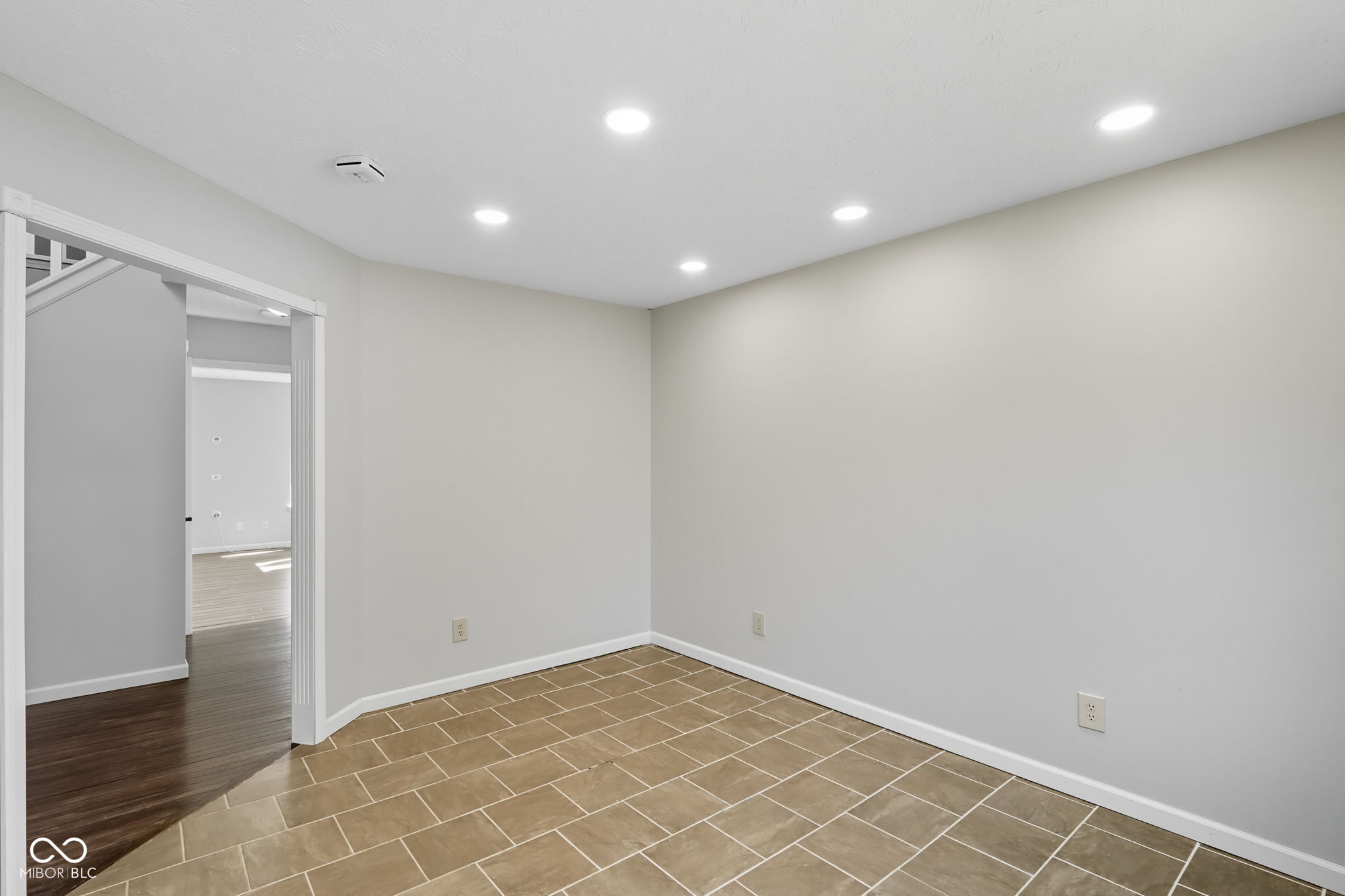 7975 Meadow Bend Circle