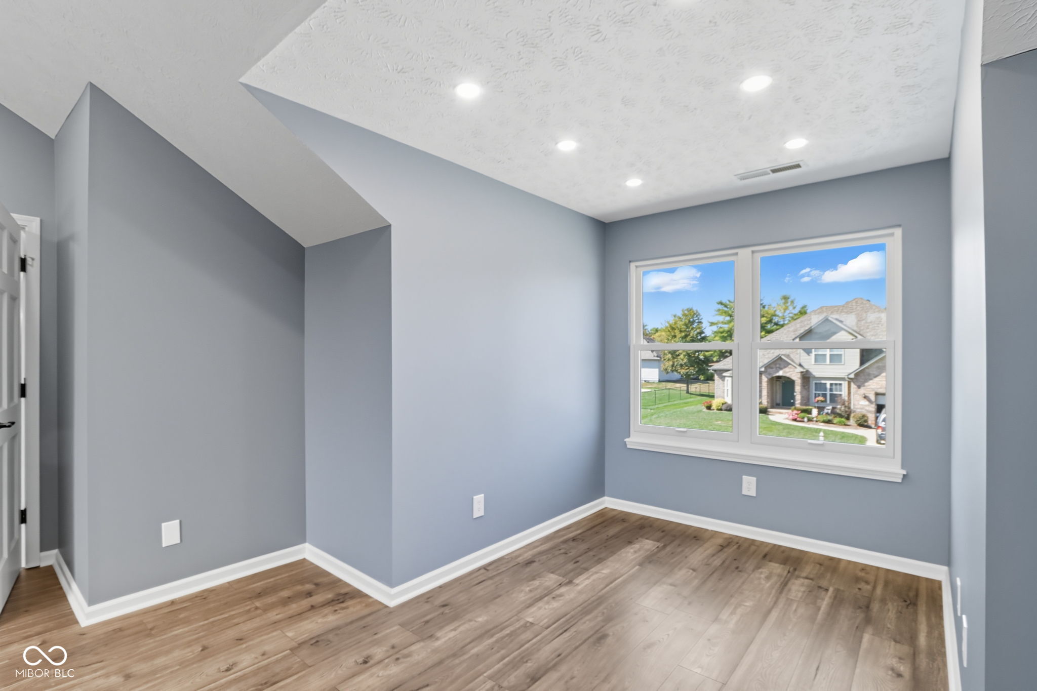 7975 Meadow Bend Circle