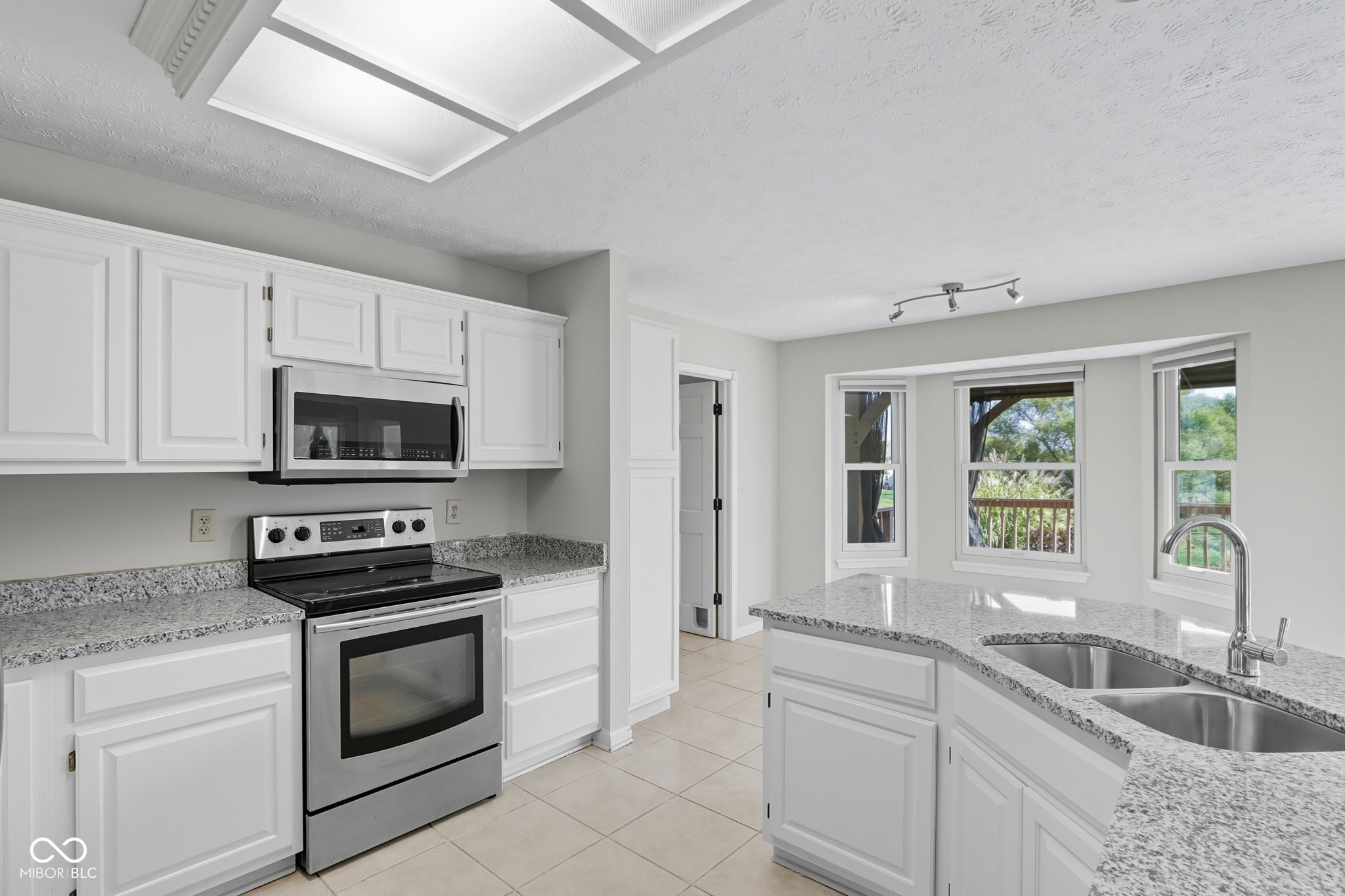 7975 Meadow Bend Circle