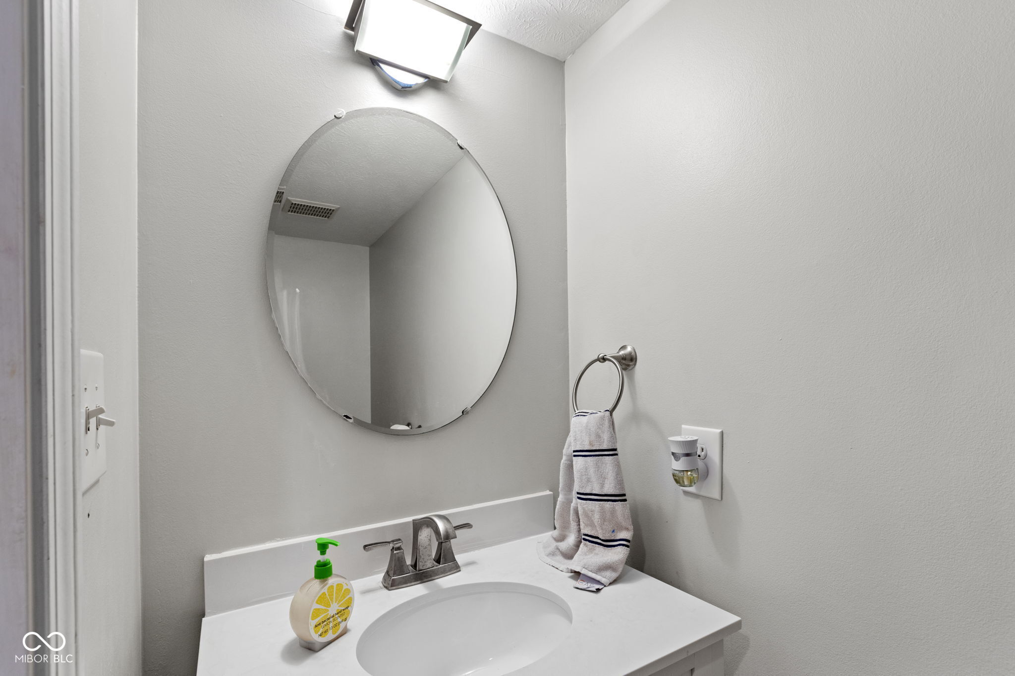 13281 Middlewood Lane