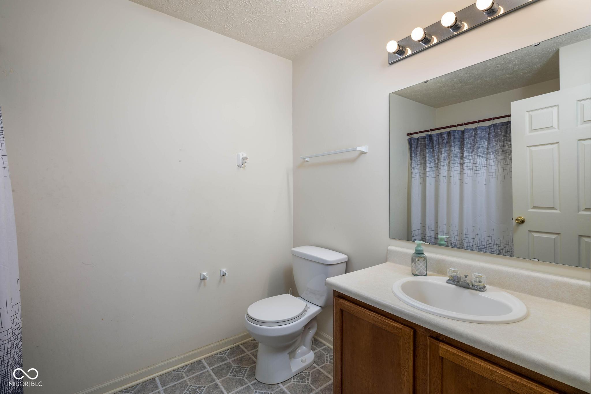 5521 Kelvington Lane