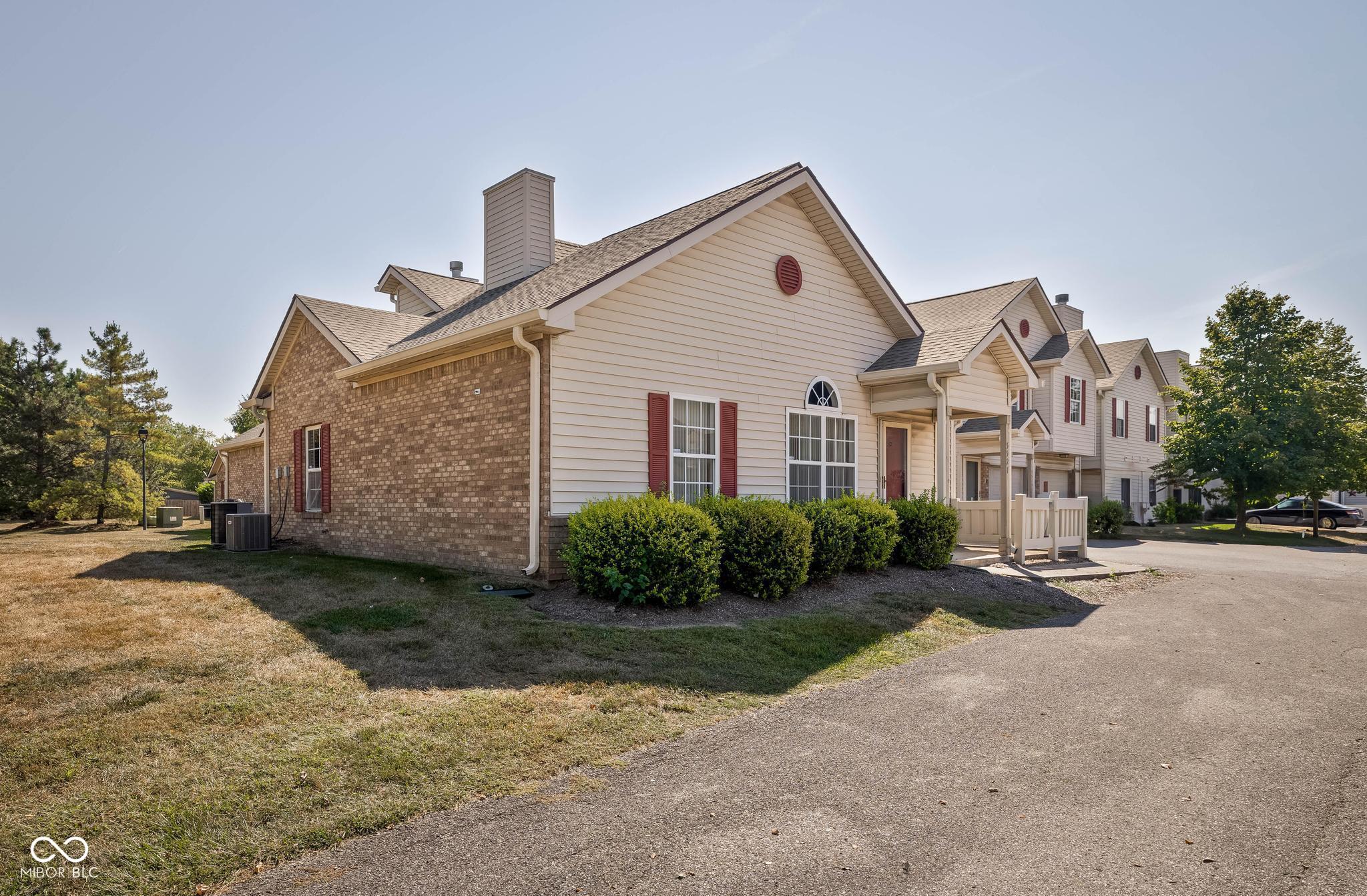 5521 Kelvington Lane