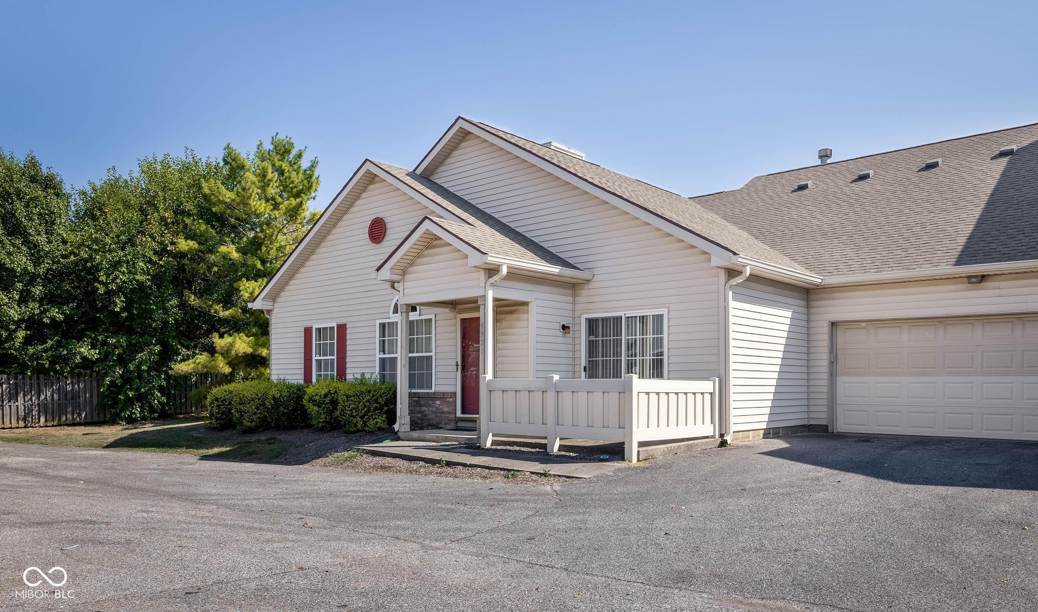 5521 Kelvington Lane