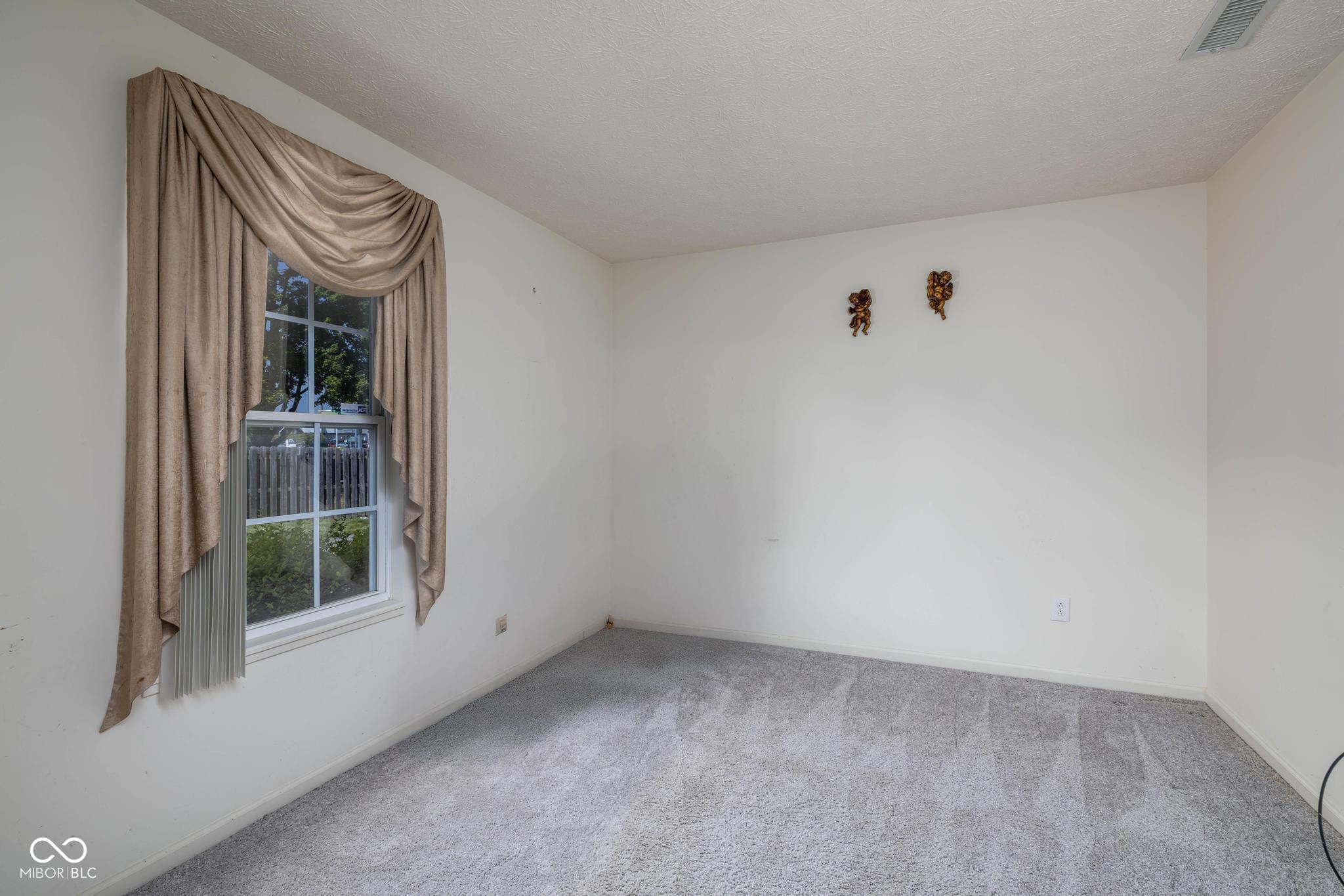 5521 Kelvington Lane