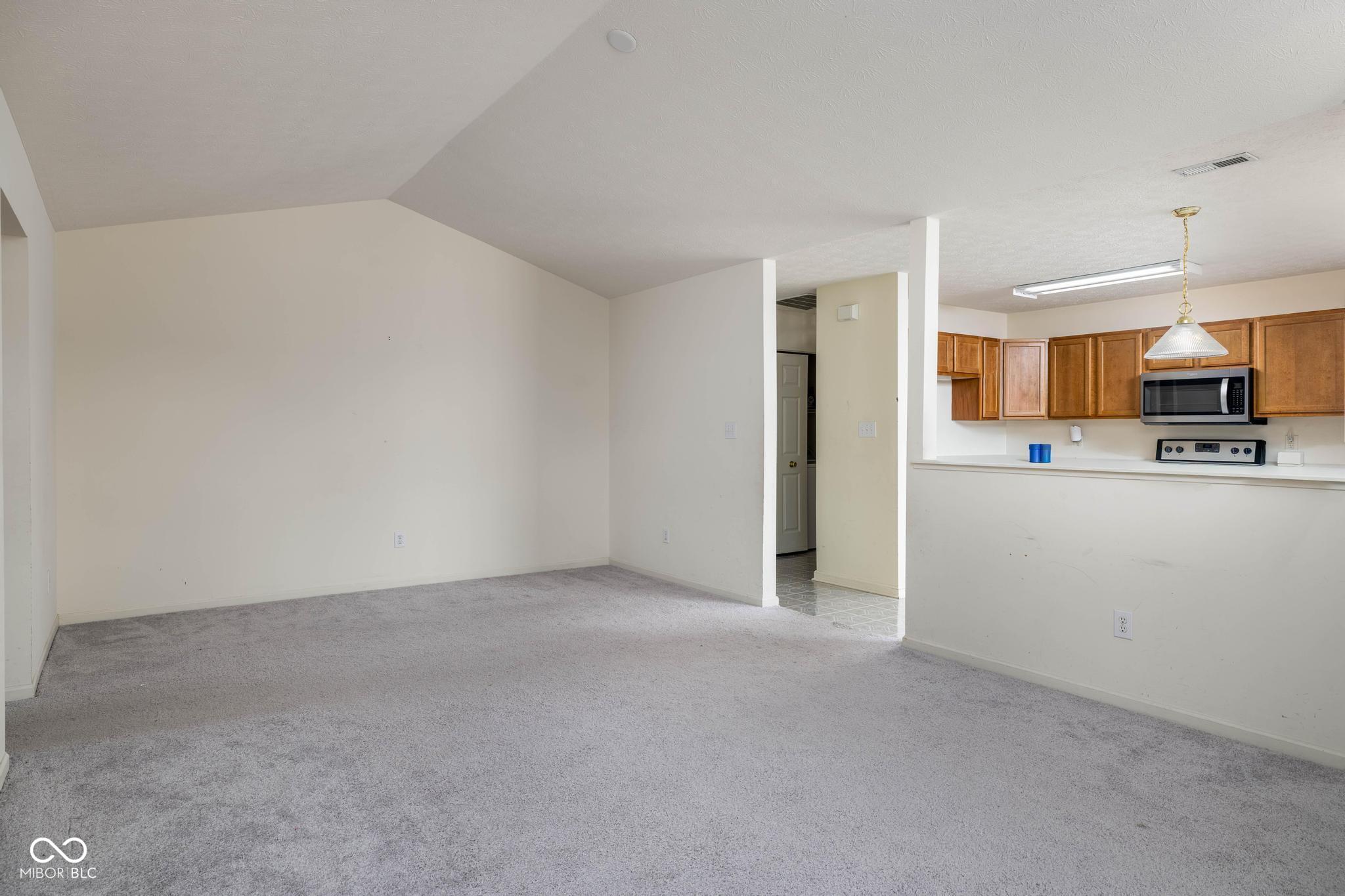 5521 Kelvington Lane