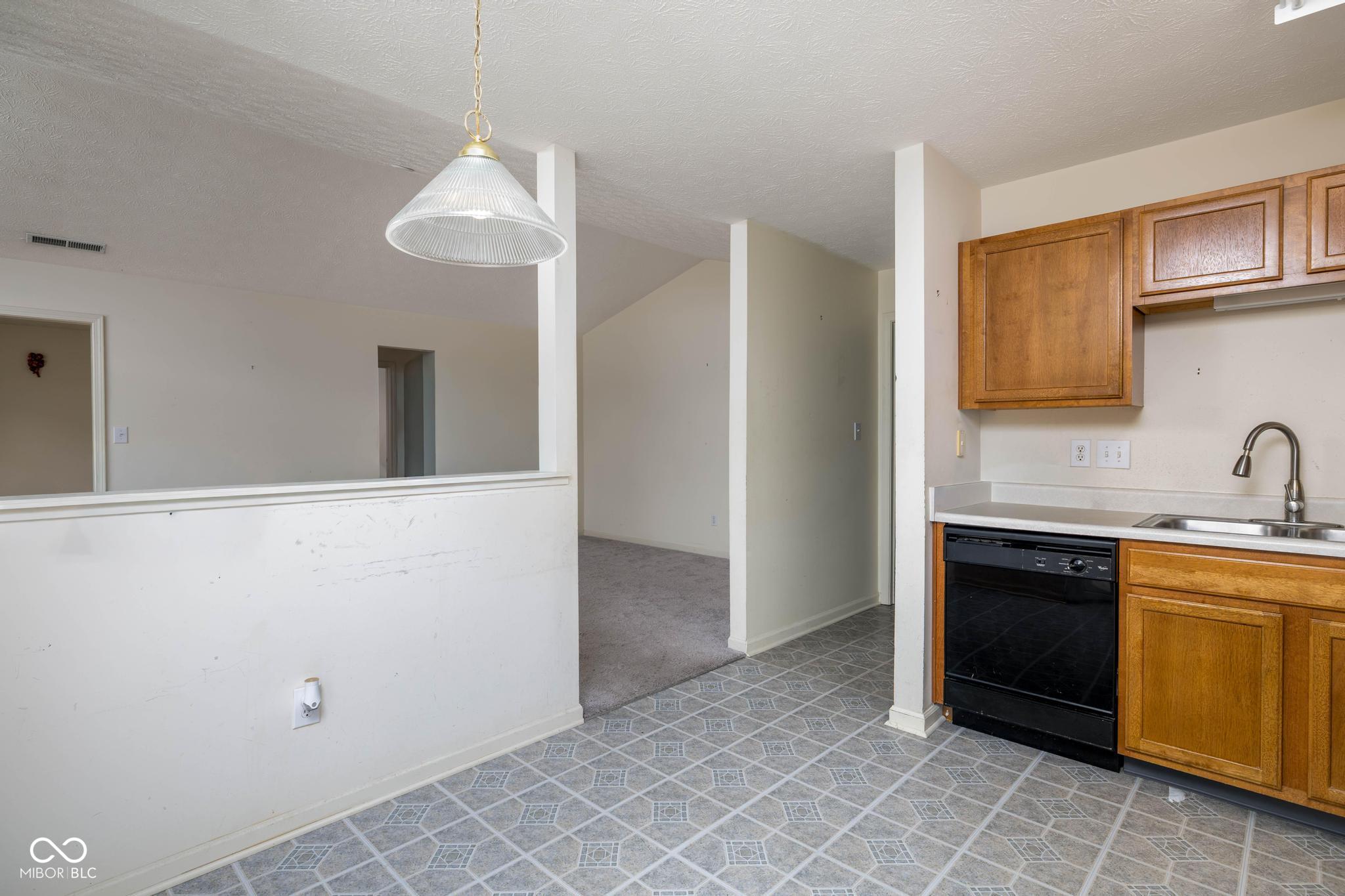 5521 Kelvington Lane