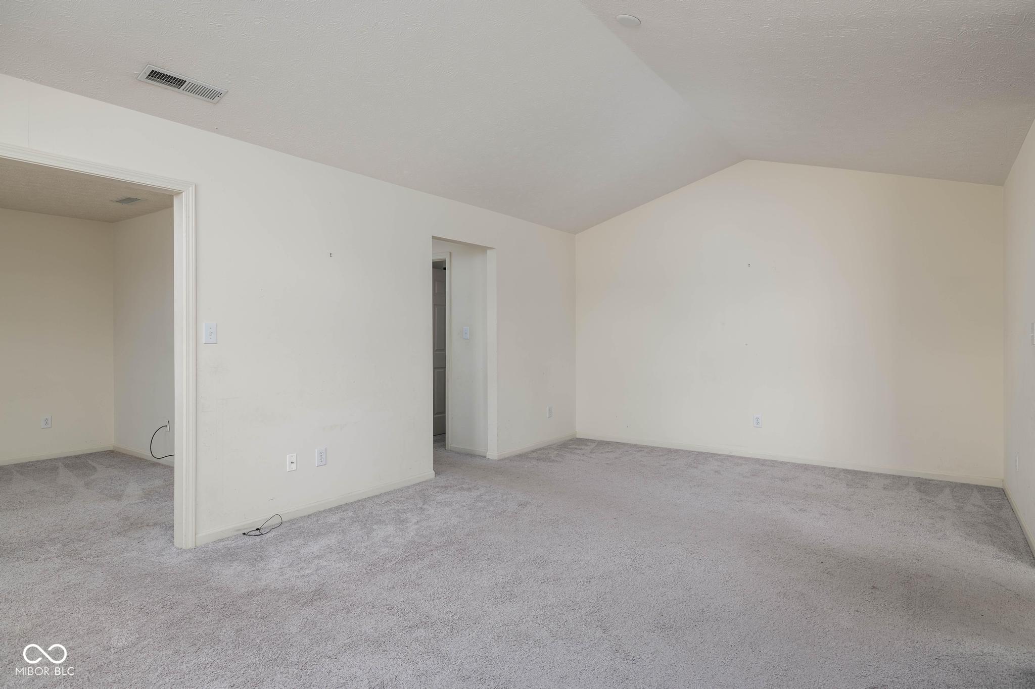 5521 Kelvington Lane