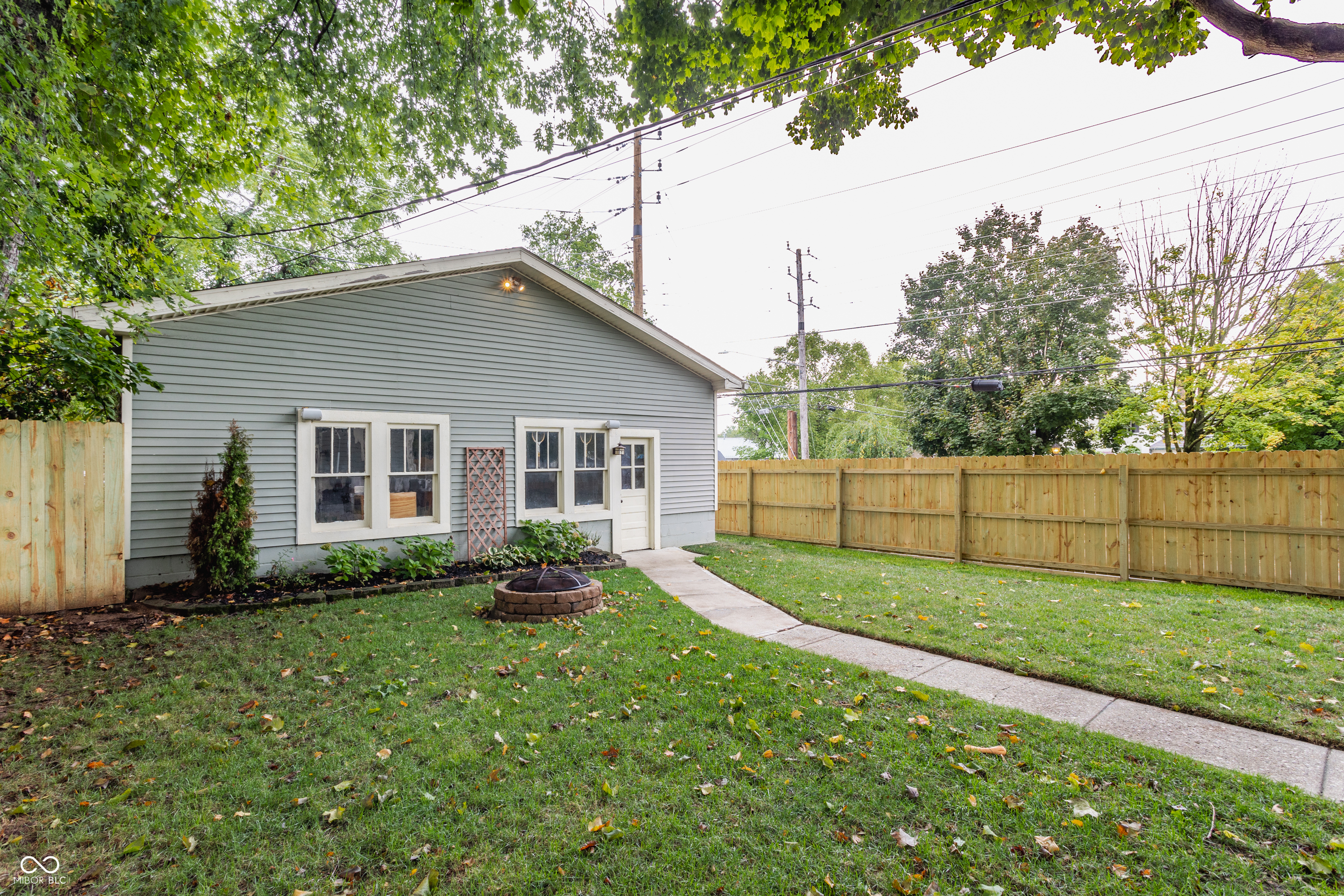 5401 Winthrop Avenue