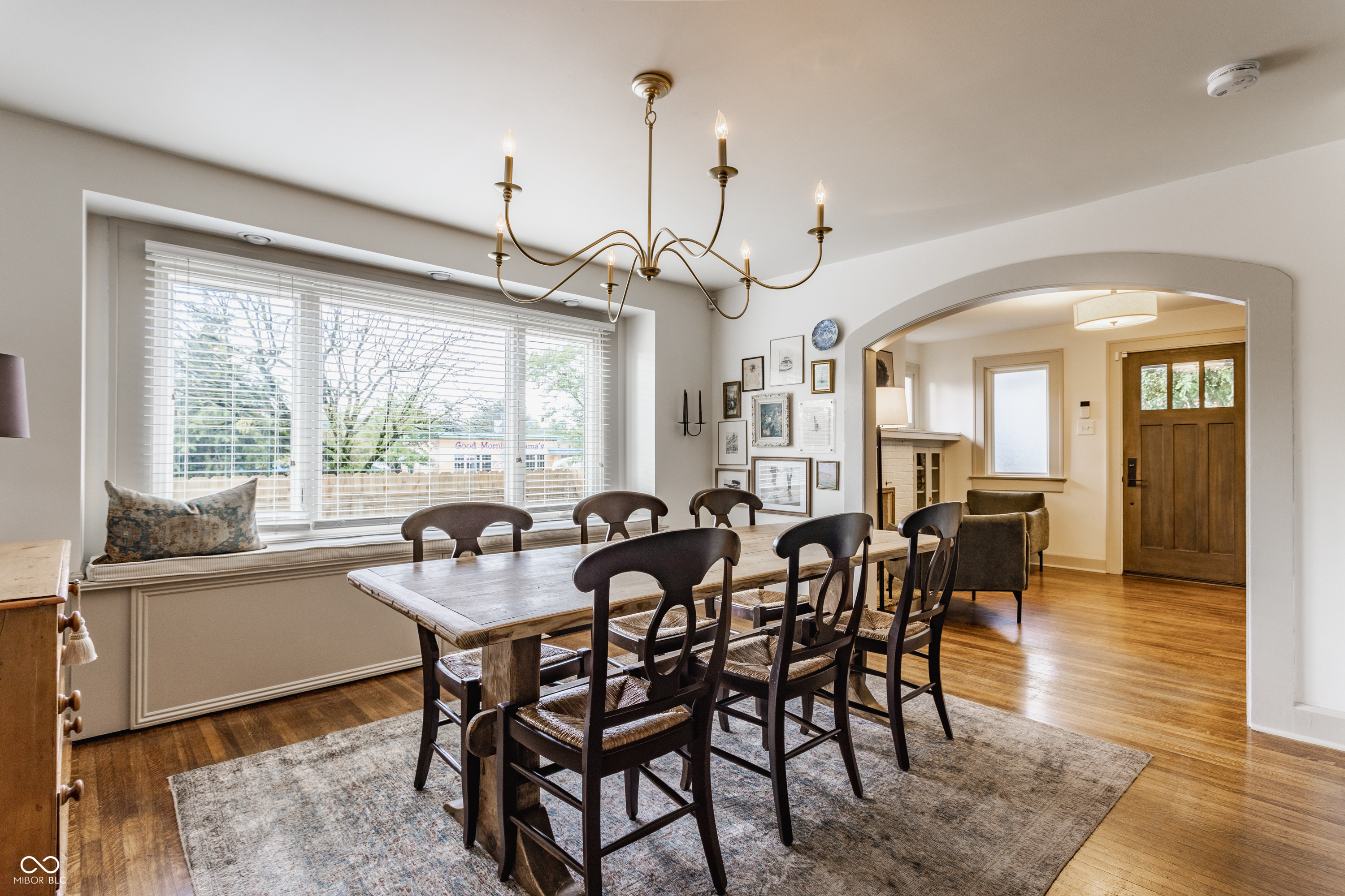 5401 Winthrop Avenue