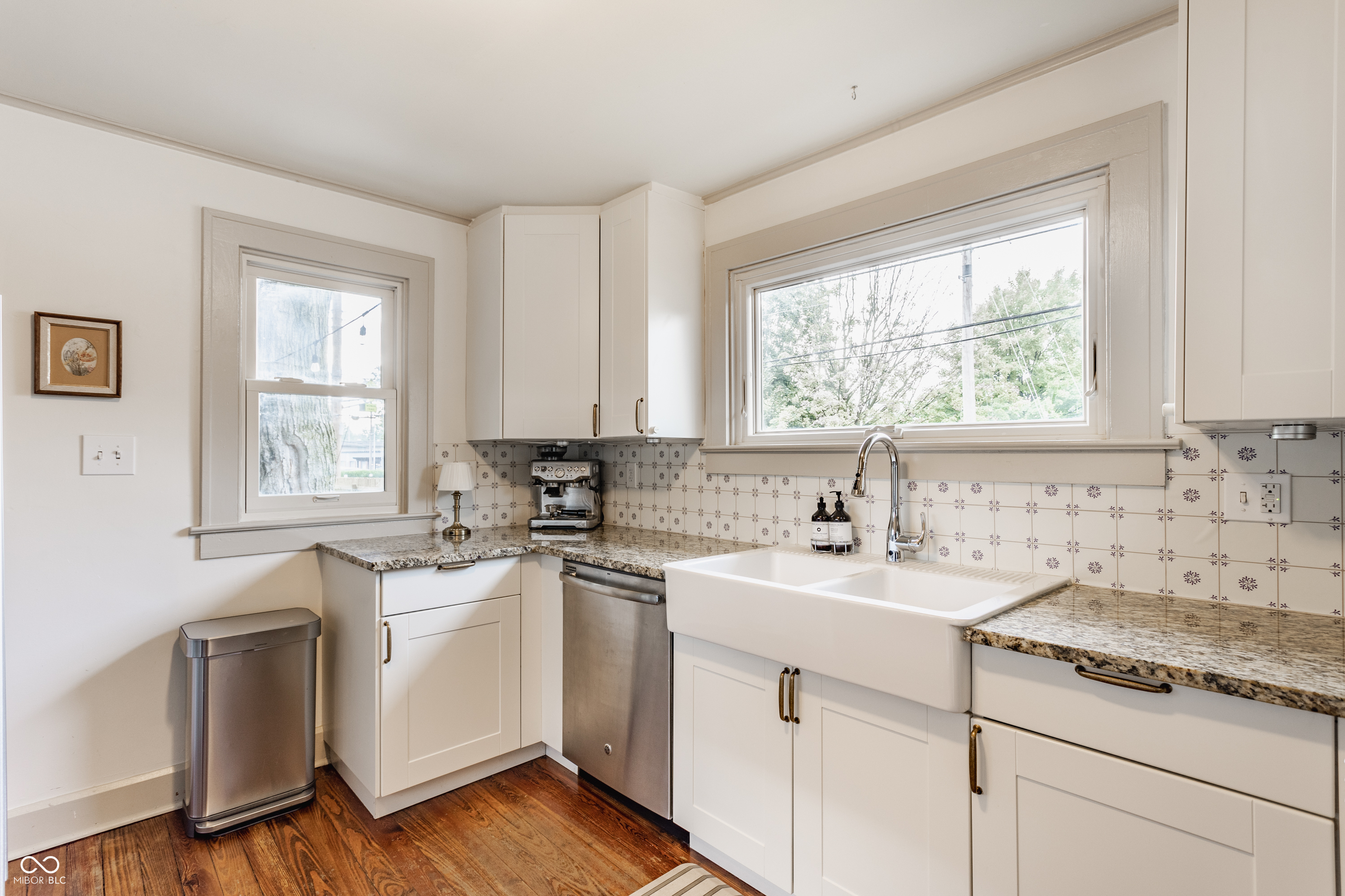 5401 Winthrop Avenue