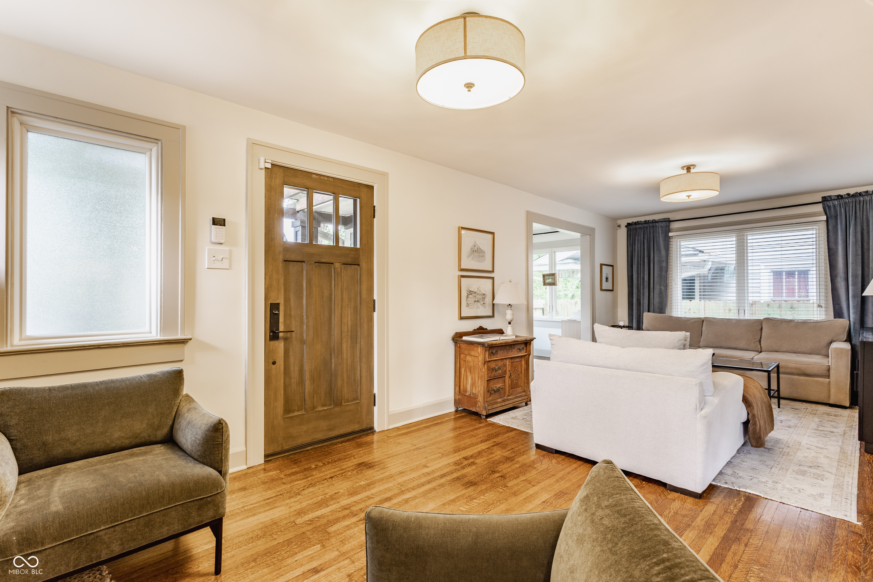 5401 Winthrop Avenue