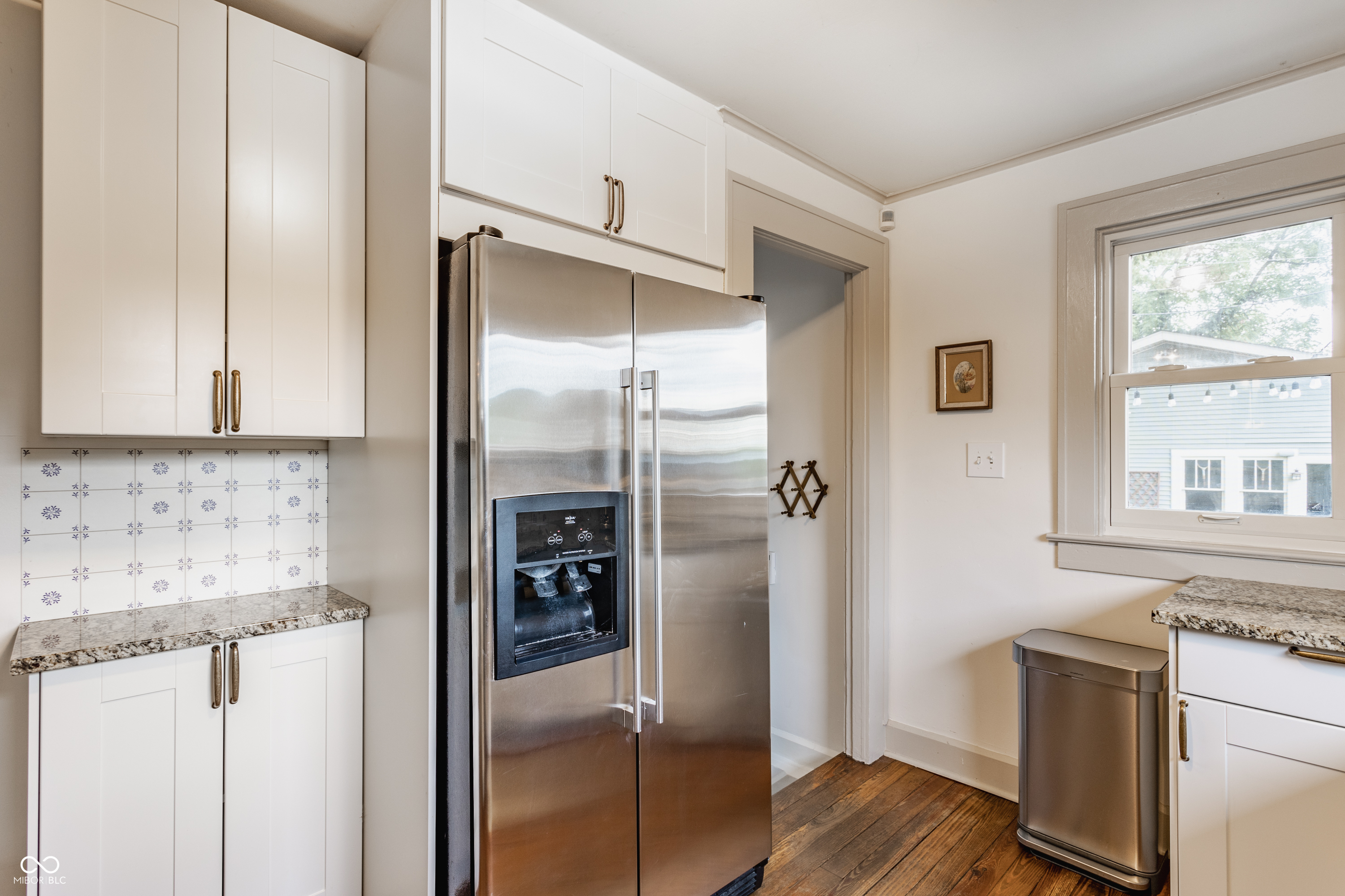 5401 Winthrop Avenue