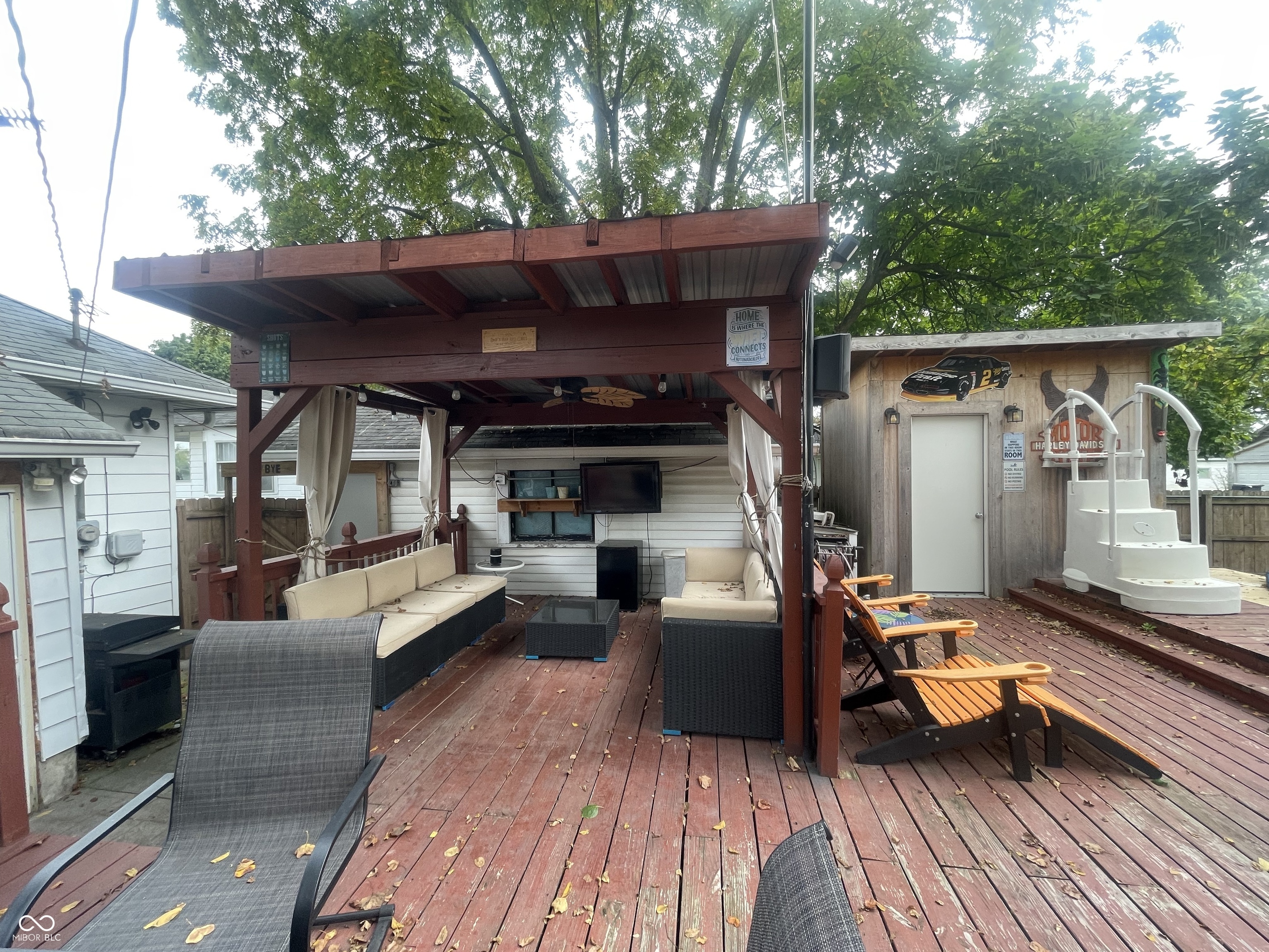 2425 Fletcher Street