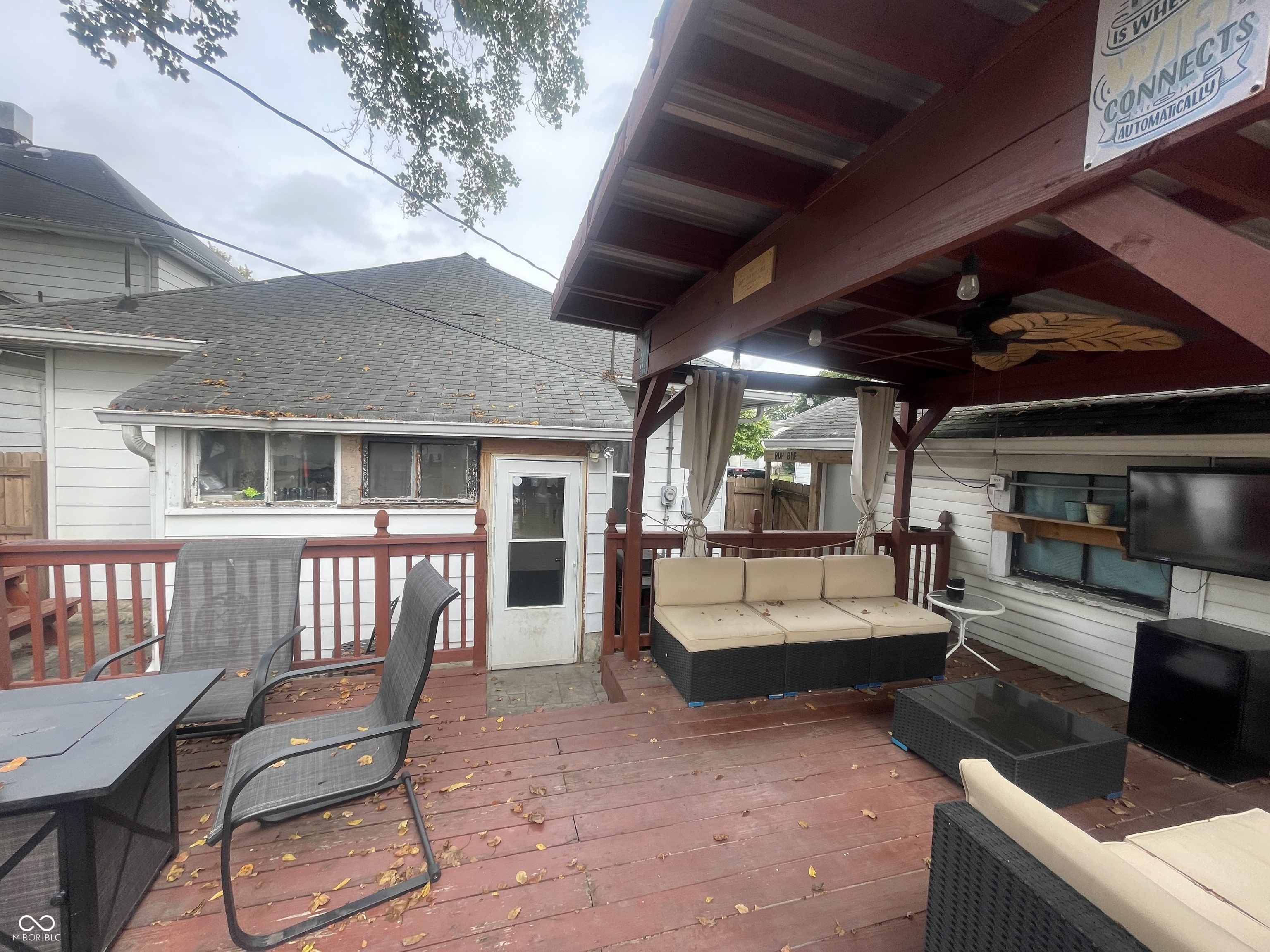 2425 Fletcher Street