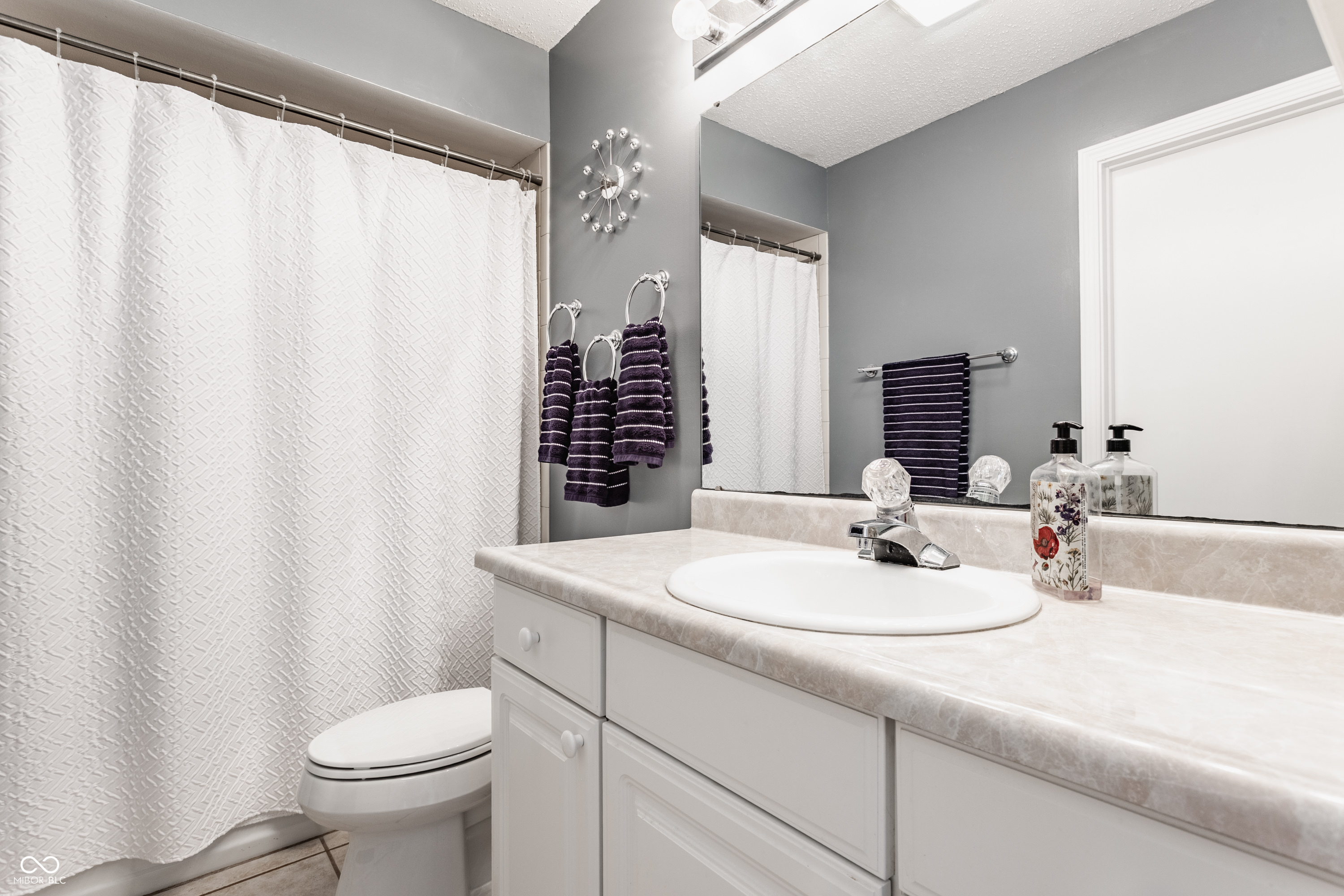 584 E Hunters Drive Unit: B