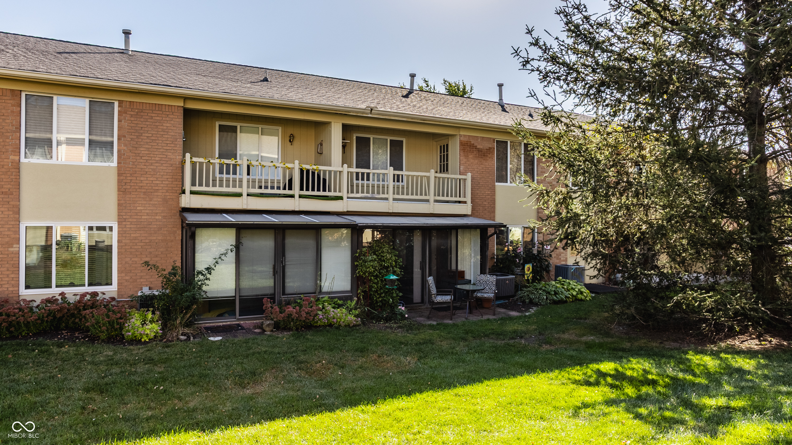 584 E Hunters Drive Unit: B