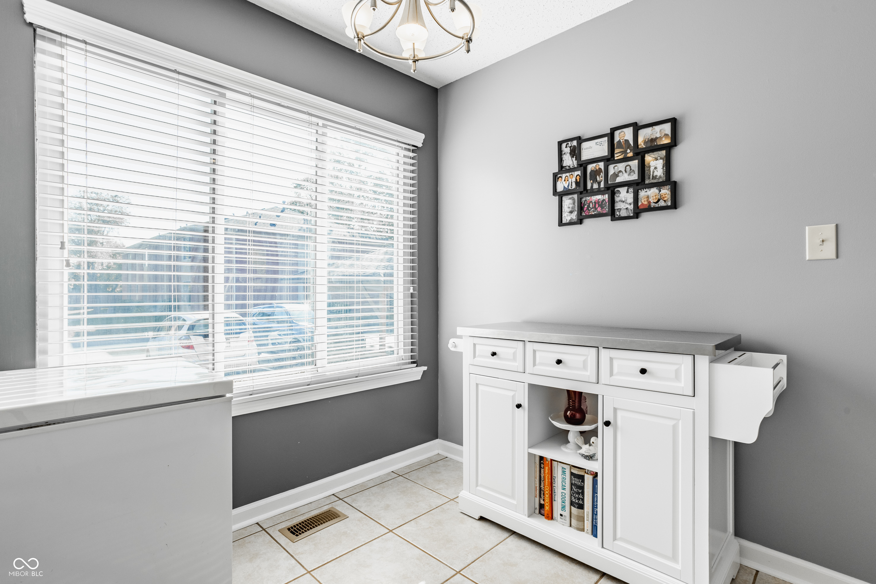 584 E Hunters Drive Unit: B