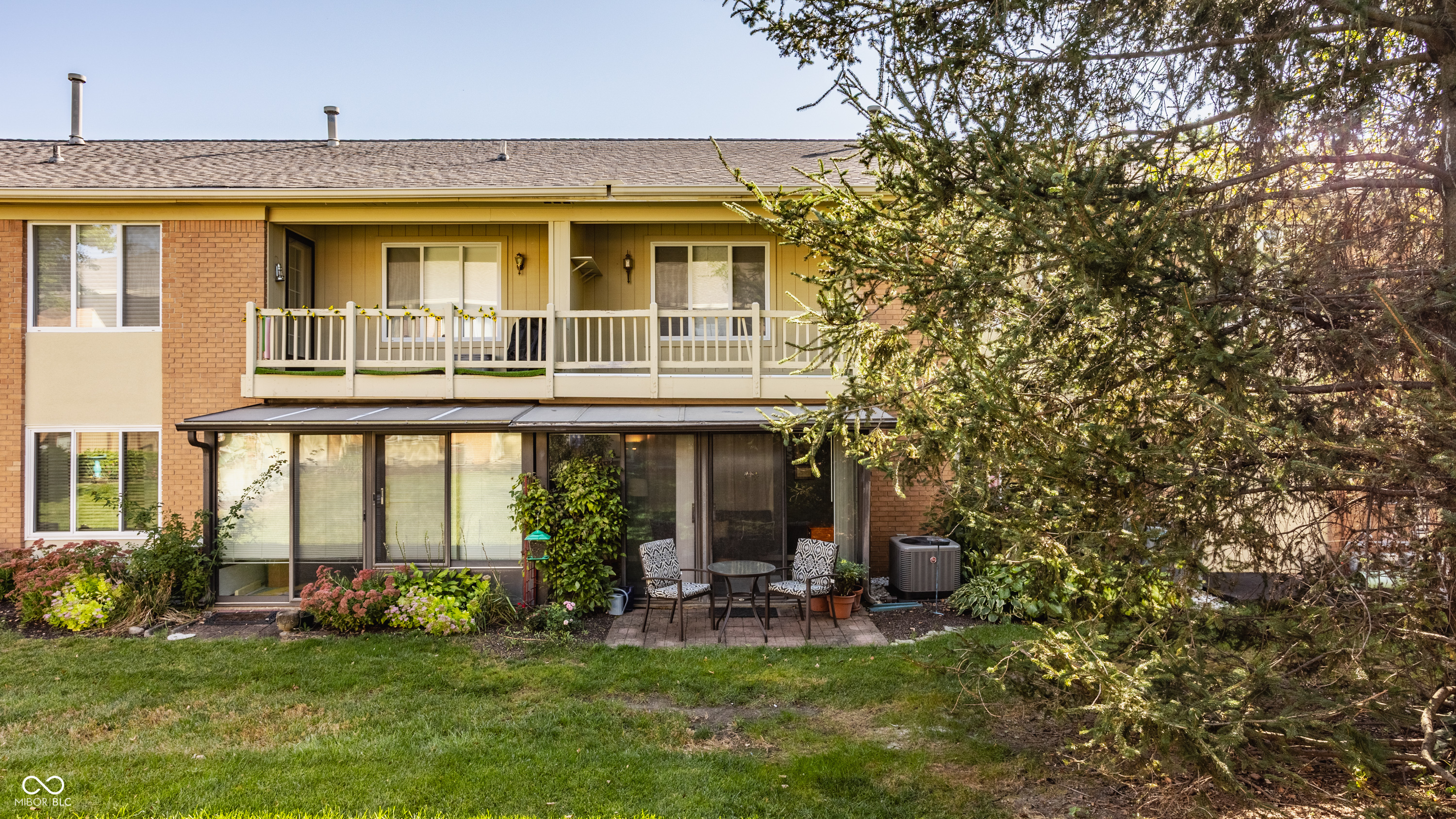 584 E Hunters Drive Unit: B