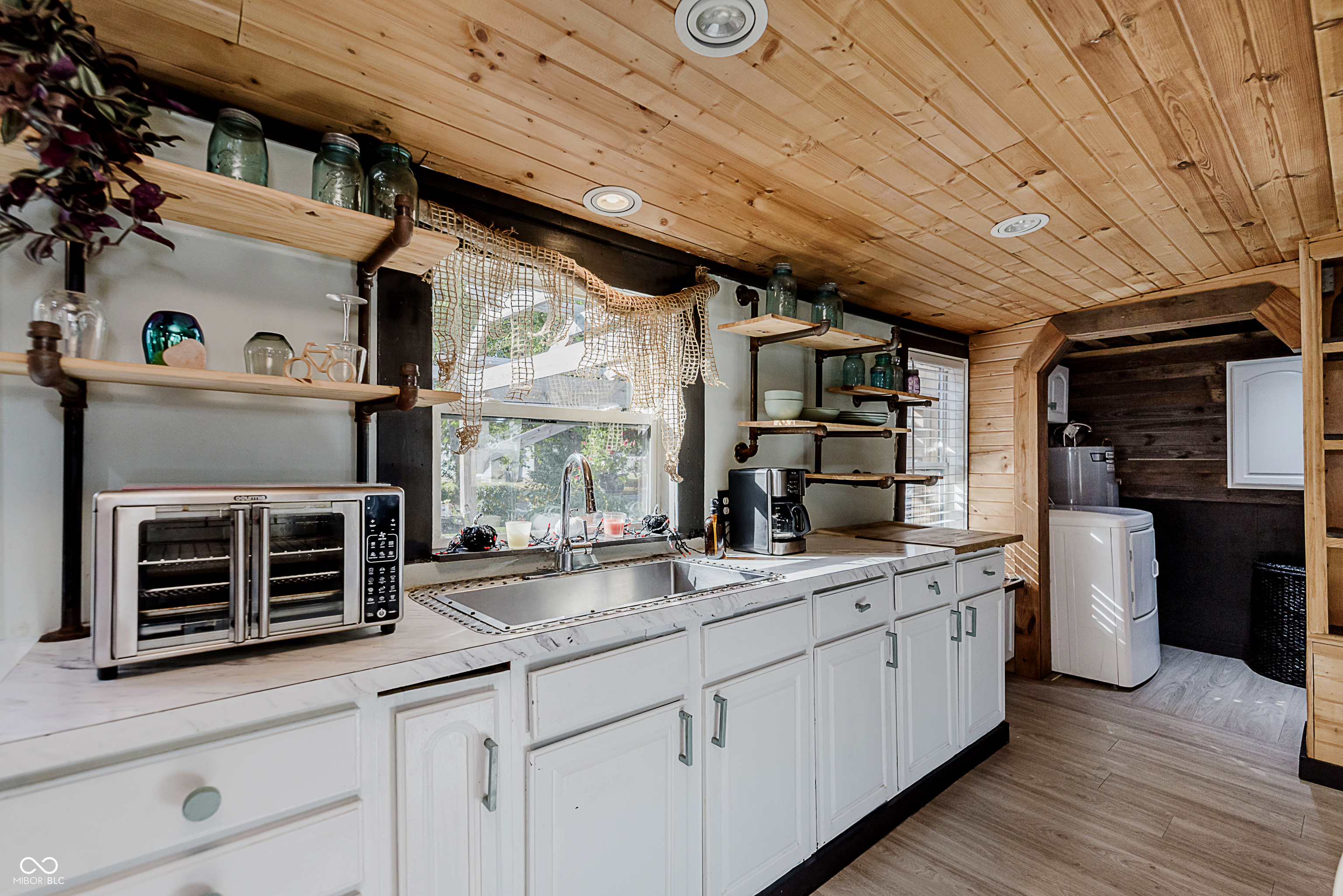 119 S Alfonte Street