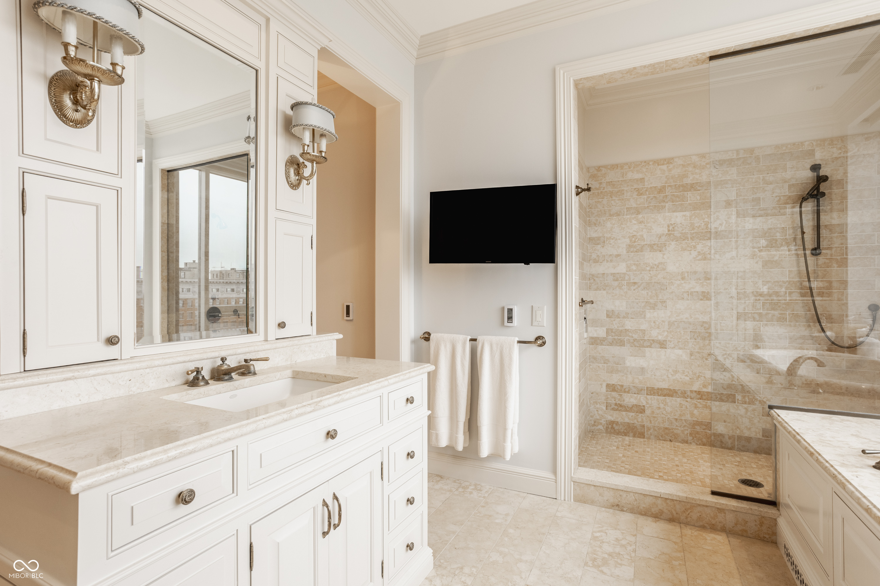 1 N Illinois Street Unit: # 11