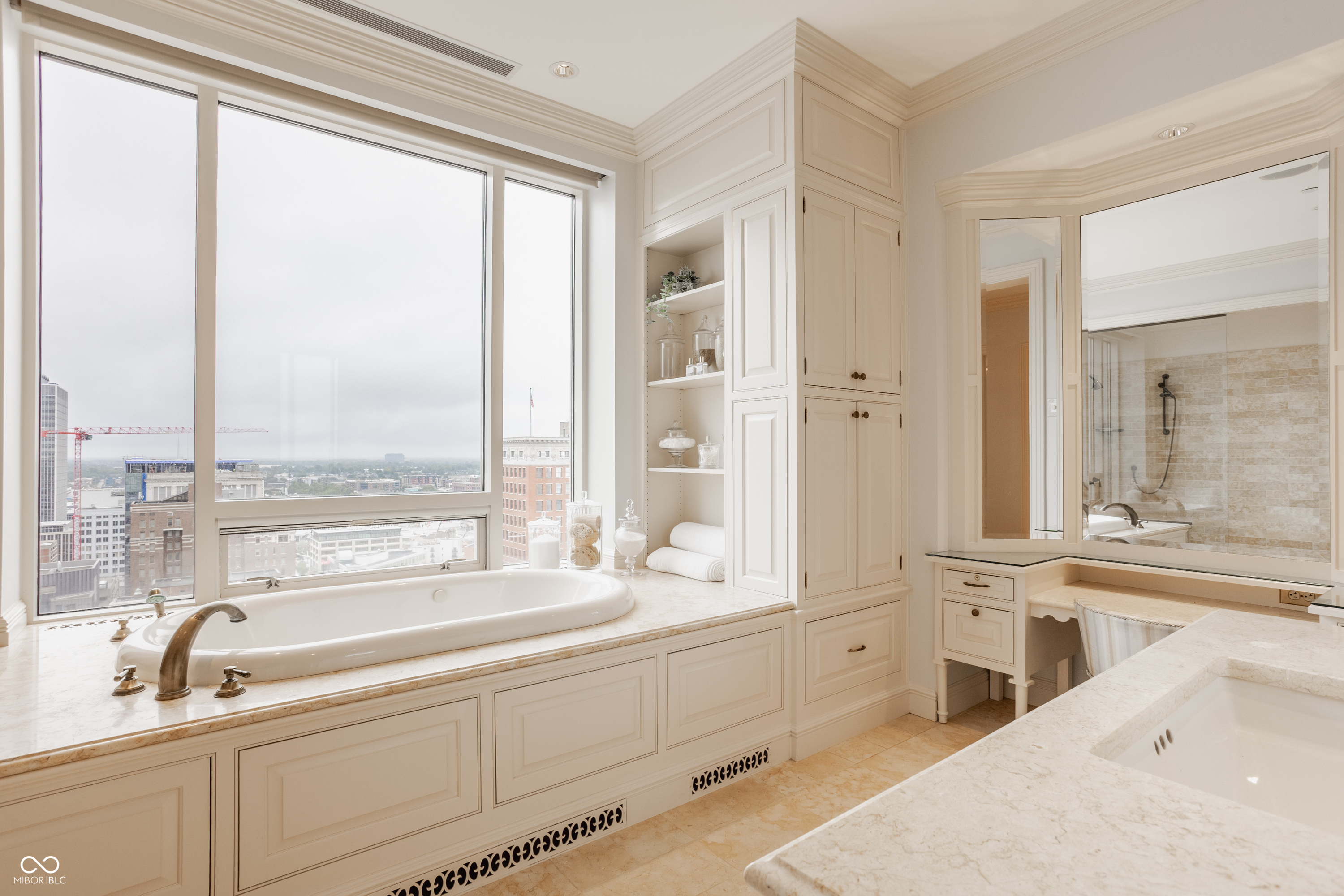 1 N Illinois Street Unit: # 11