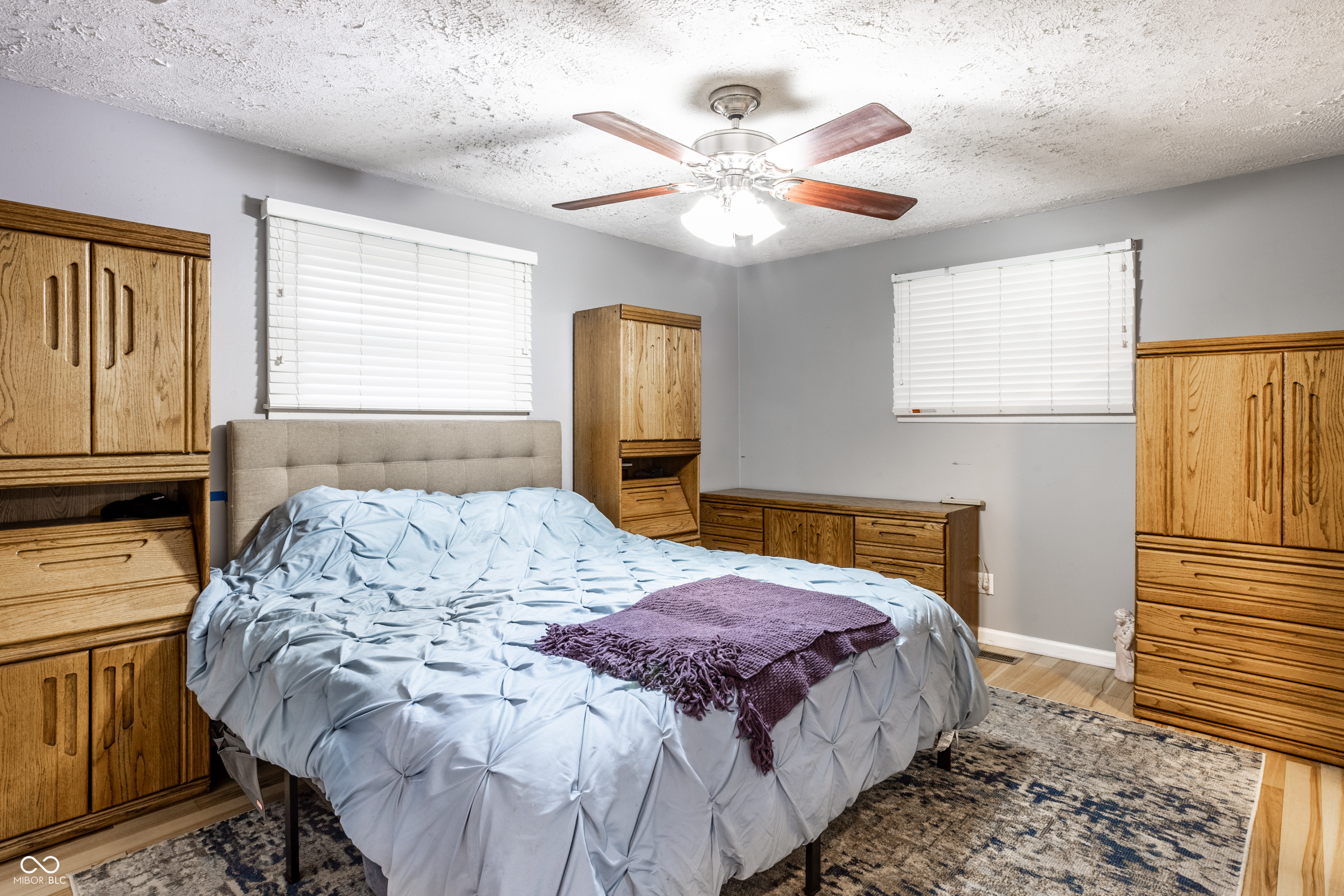 7458 Grandview Drive