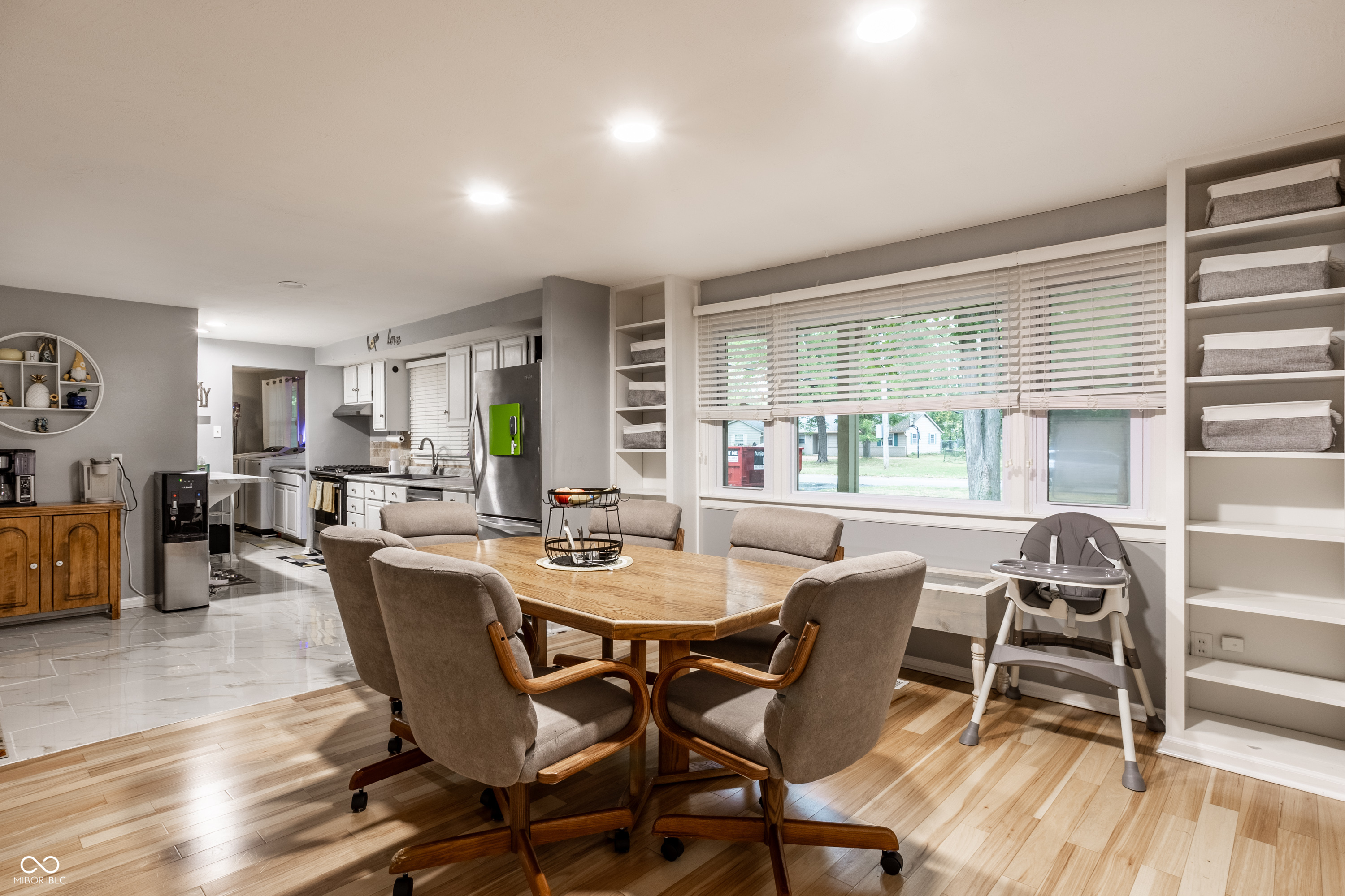 7458 Grandview Drive