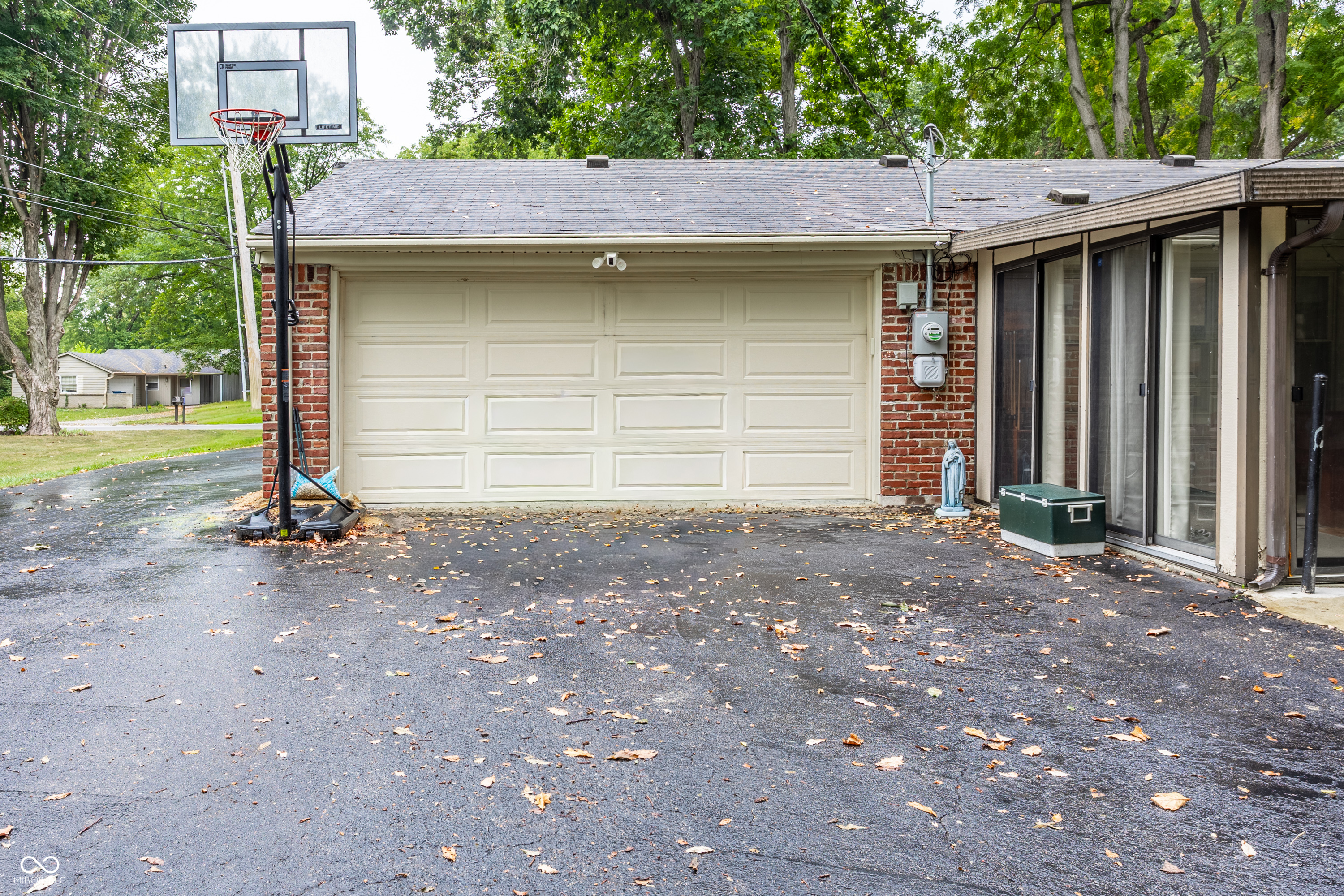 7458 Grandview Drive