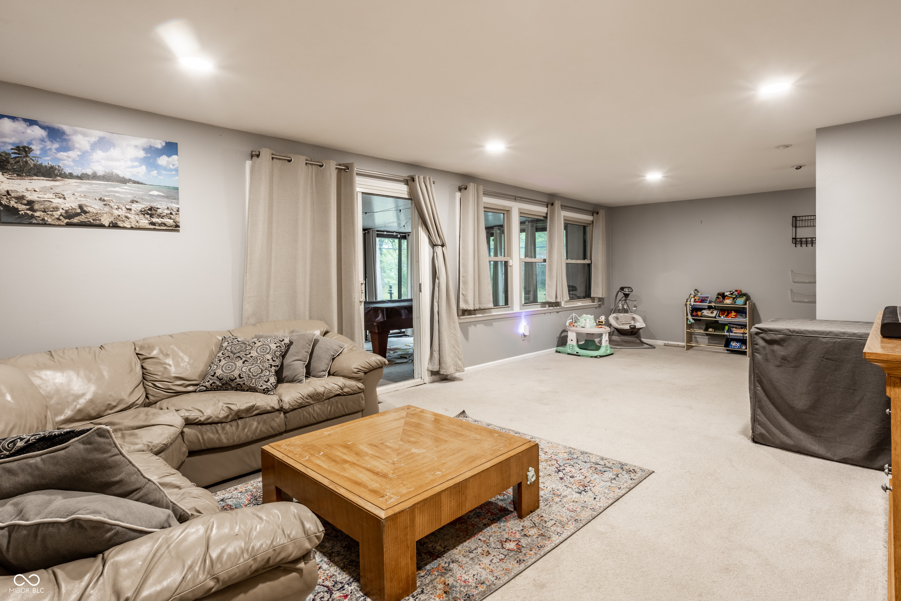 7458 Grandview Drive