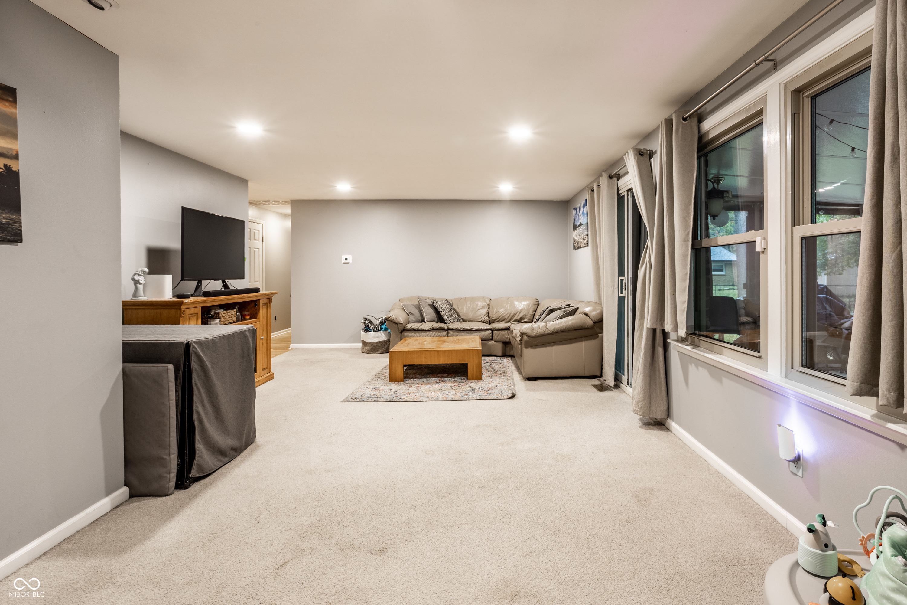 7458 Grandview Drive