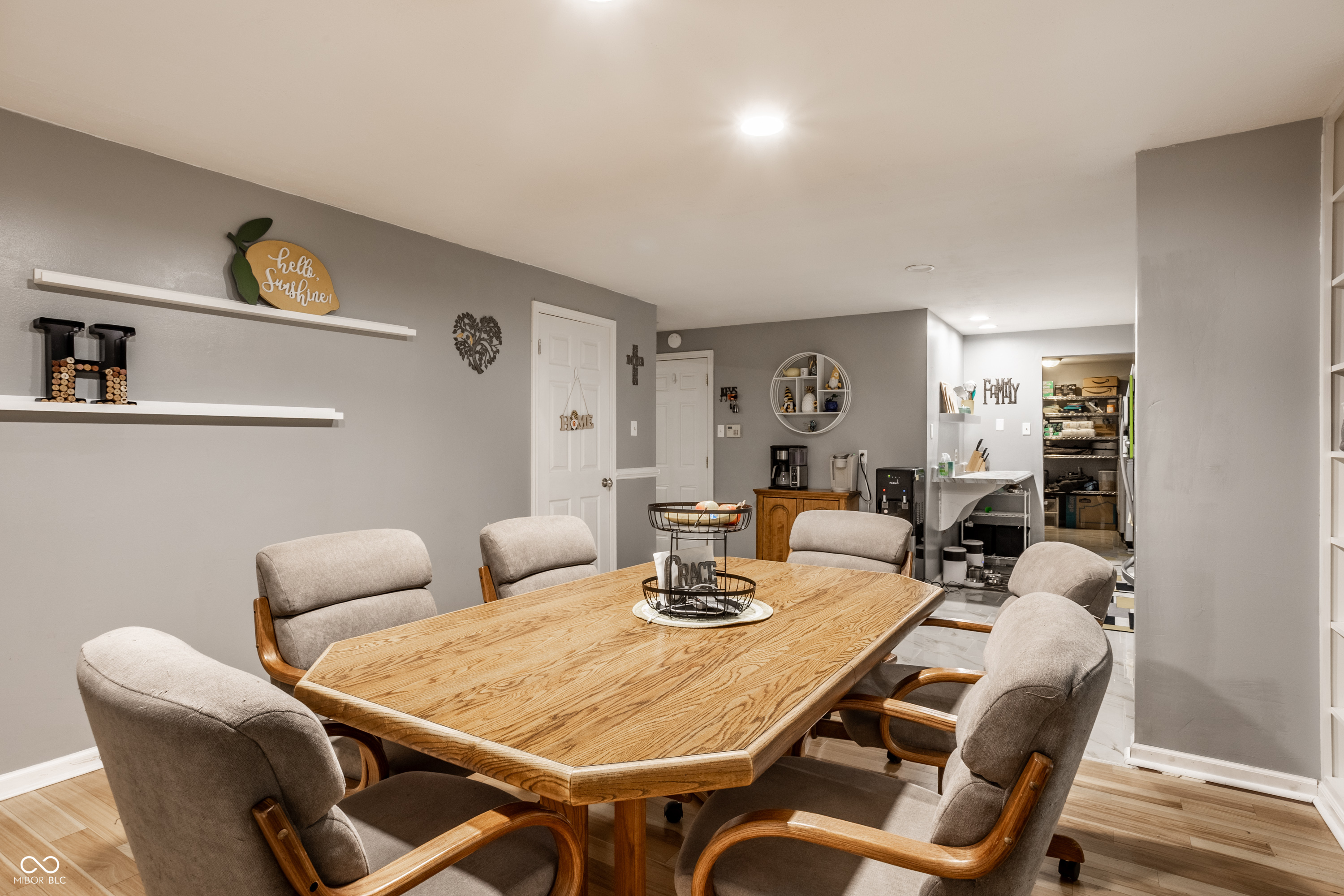 7458 Grandview Drive