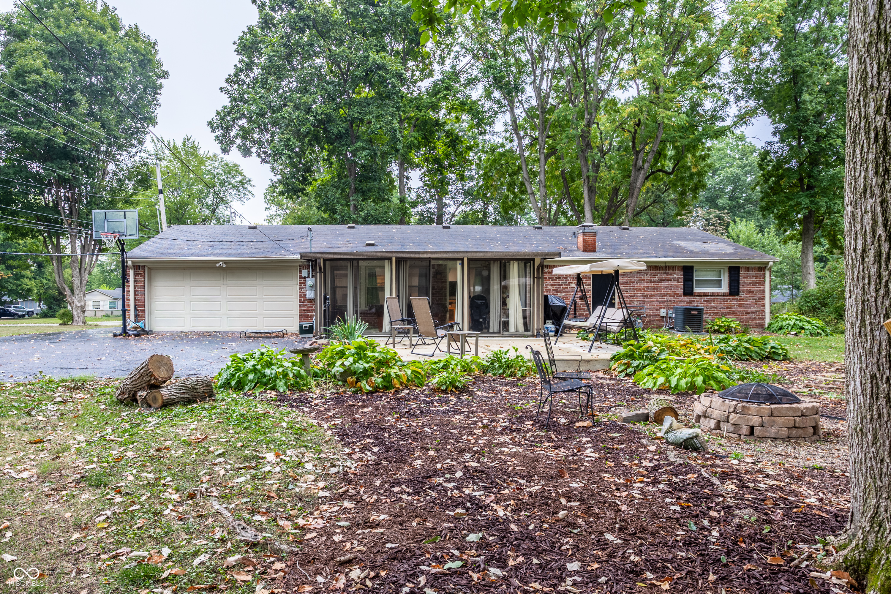 7458 Grandview Drive