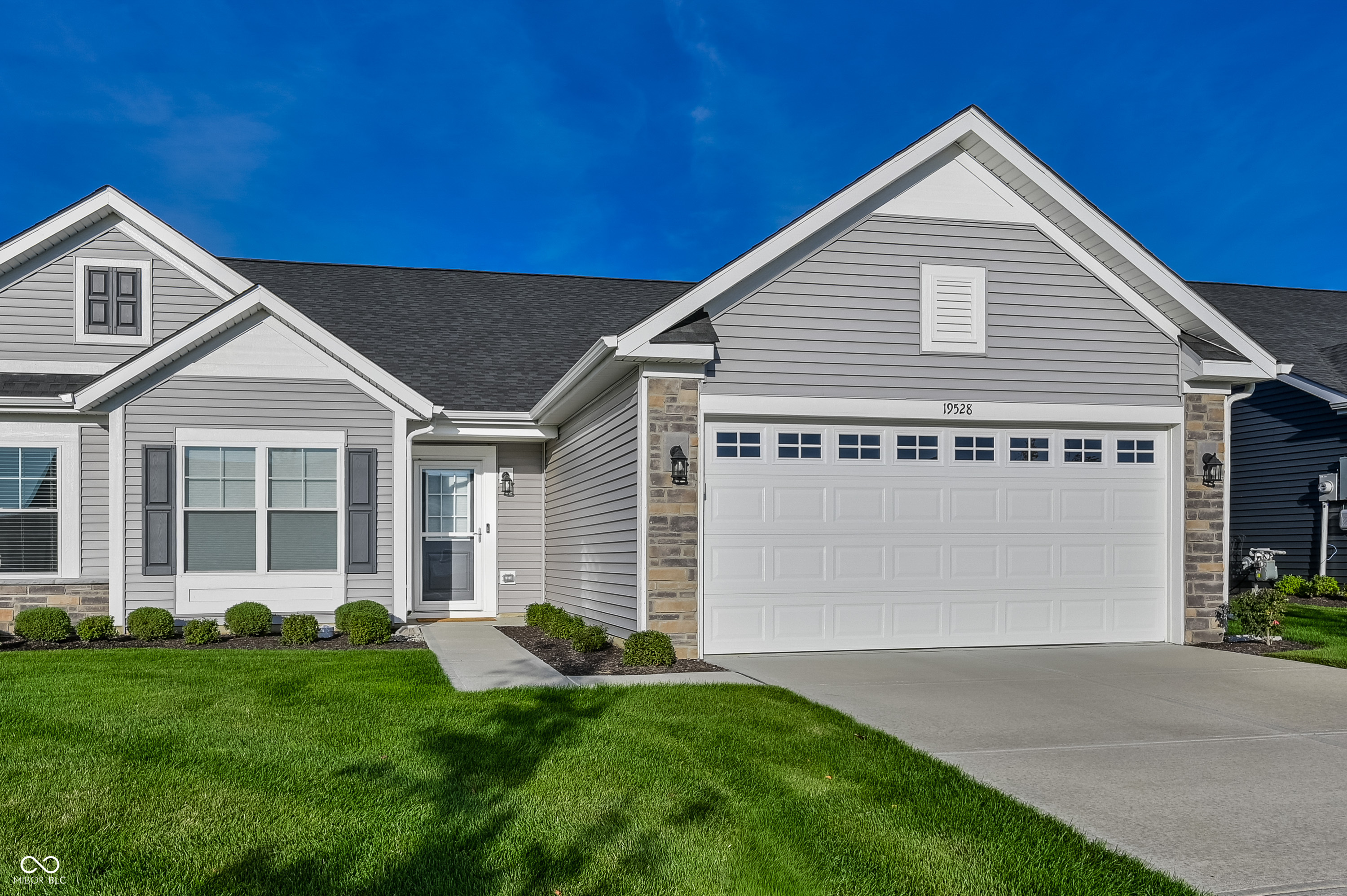 19528 Astoria Avenue