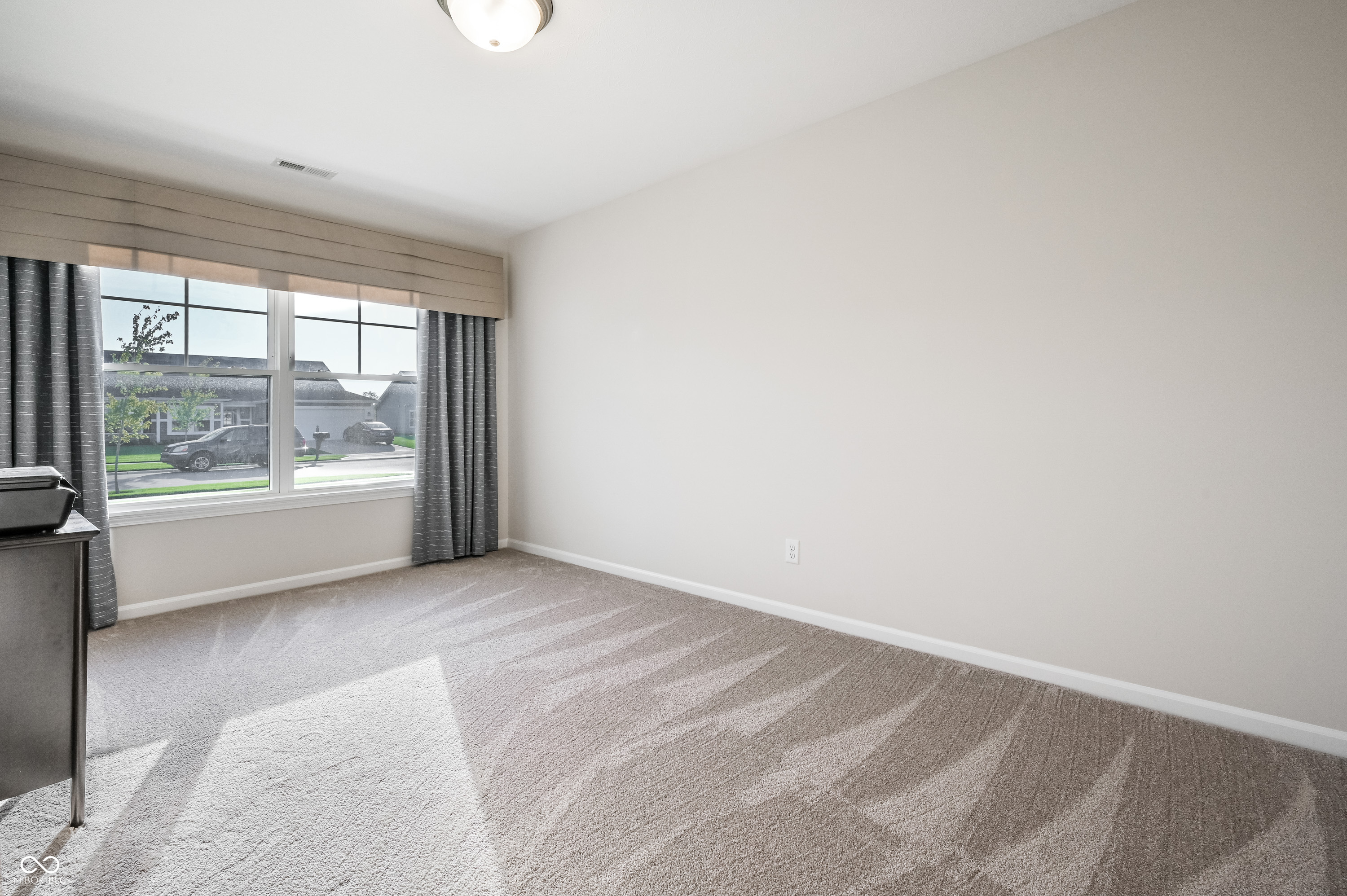 19528 Astoria Avenue