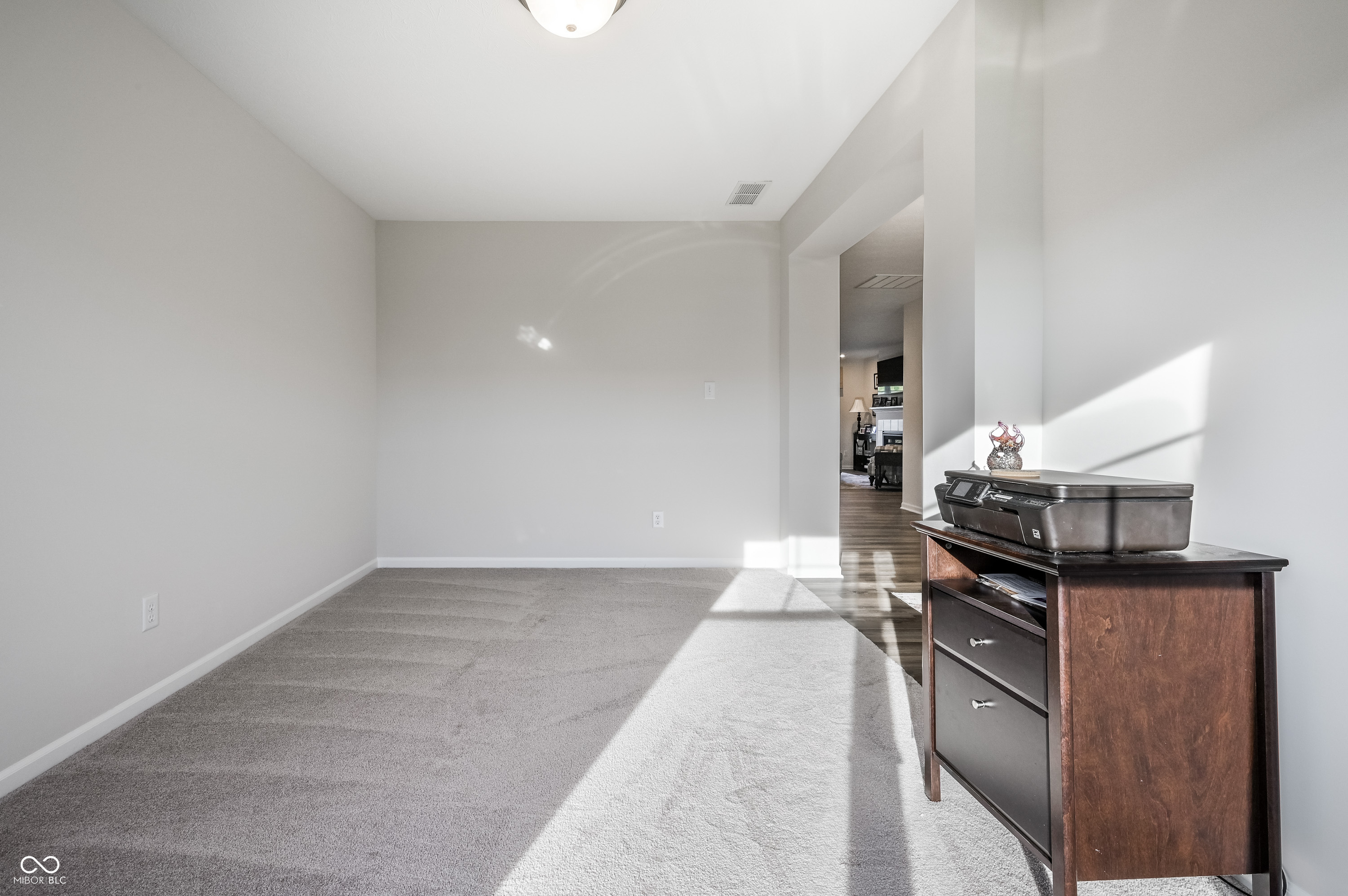 19528 Astoria Avenue