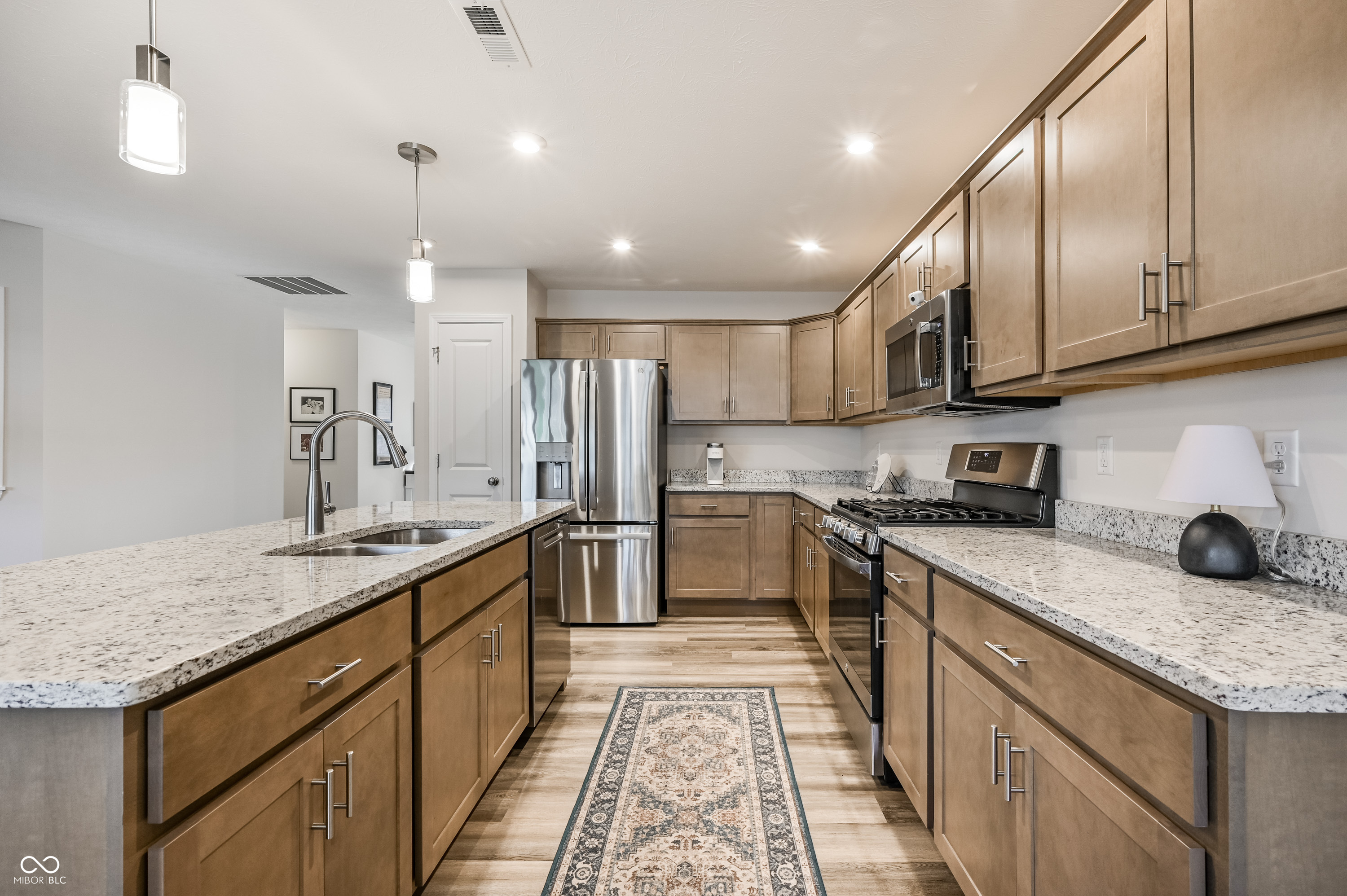 19528 Astoria Avenue