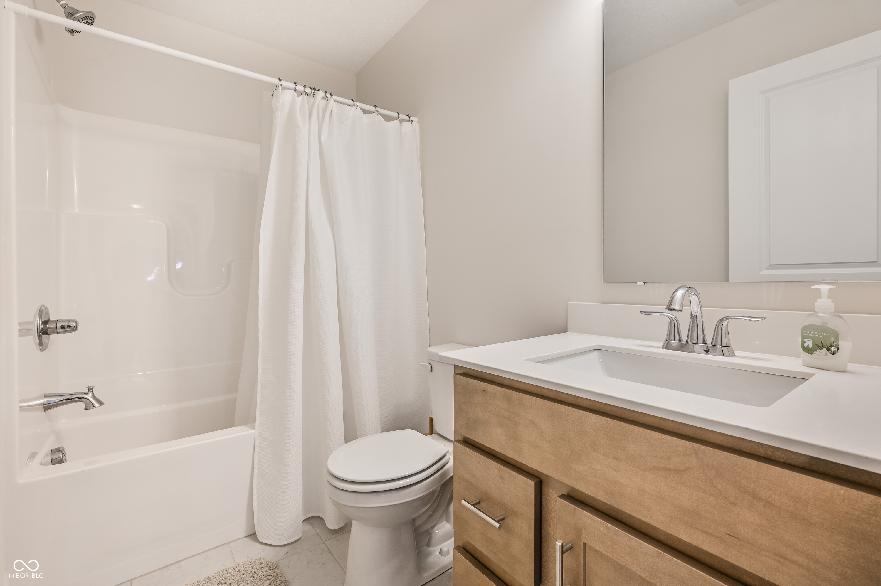 19528 Astoria Avenue