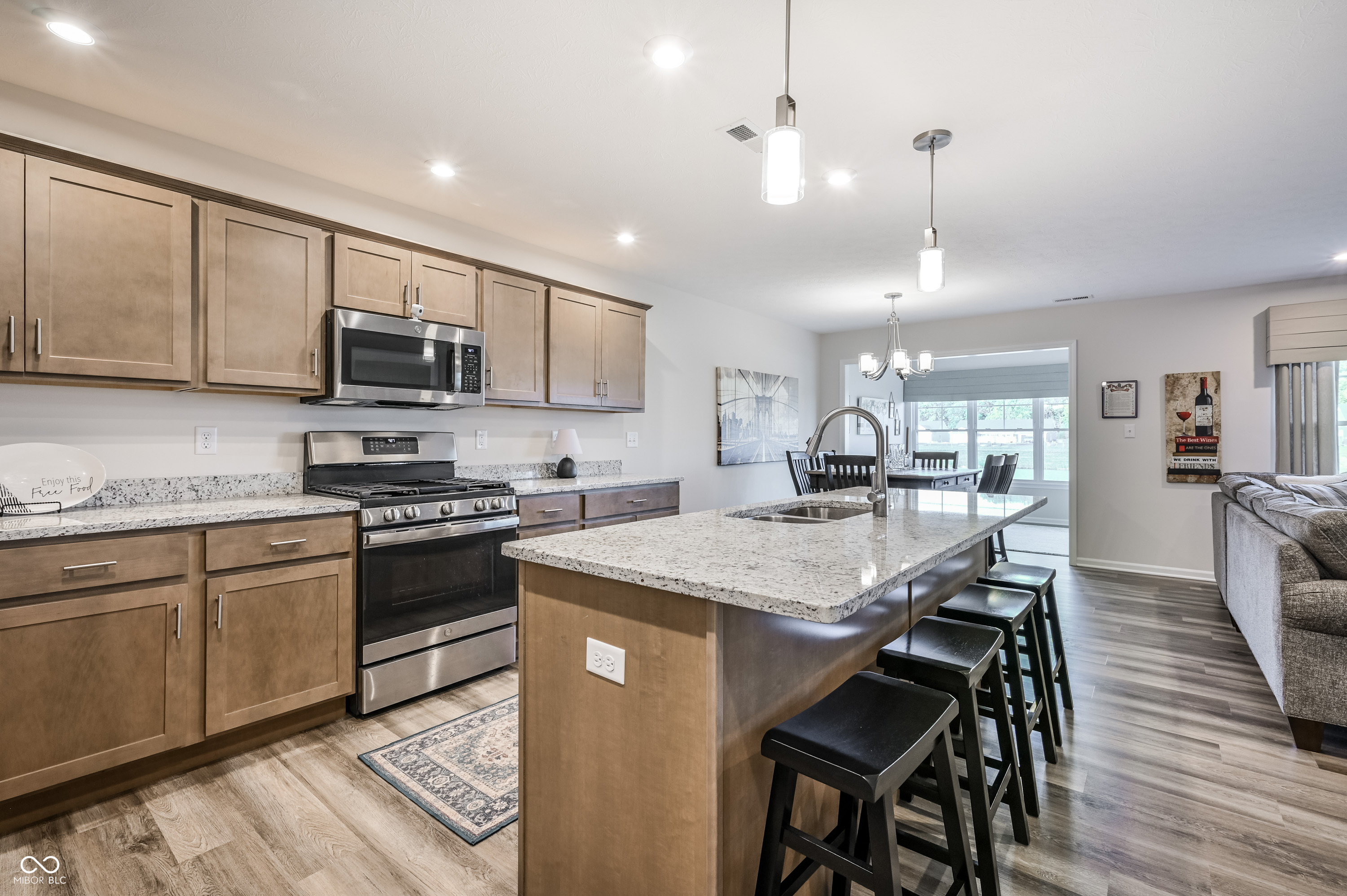 19528 Astoria Avenue