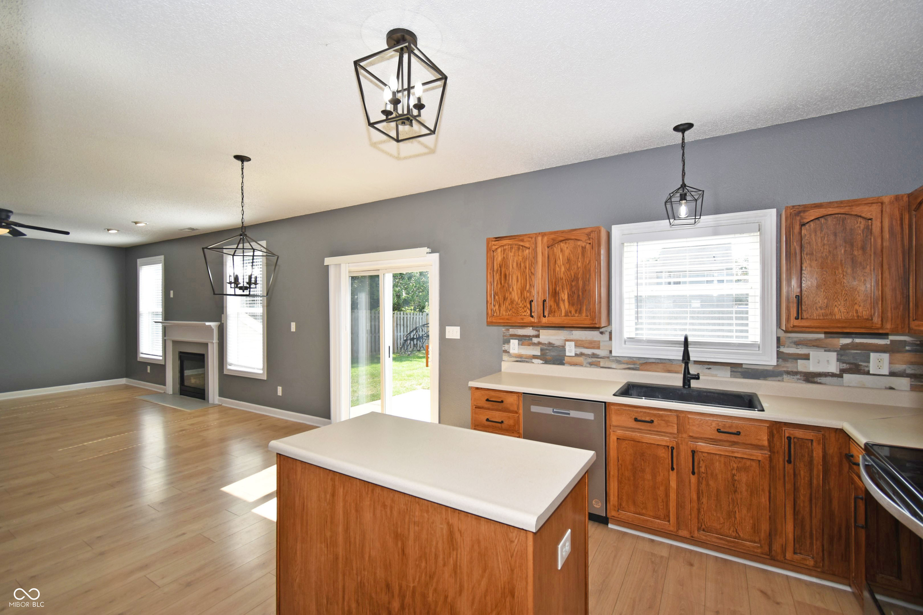 7843 Vics Court