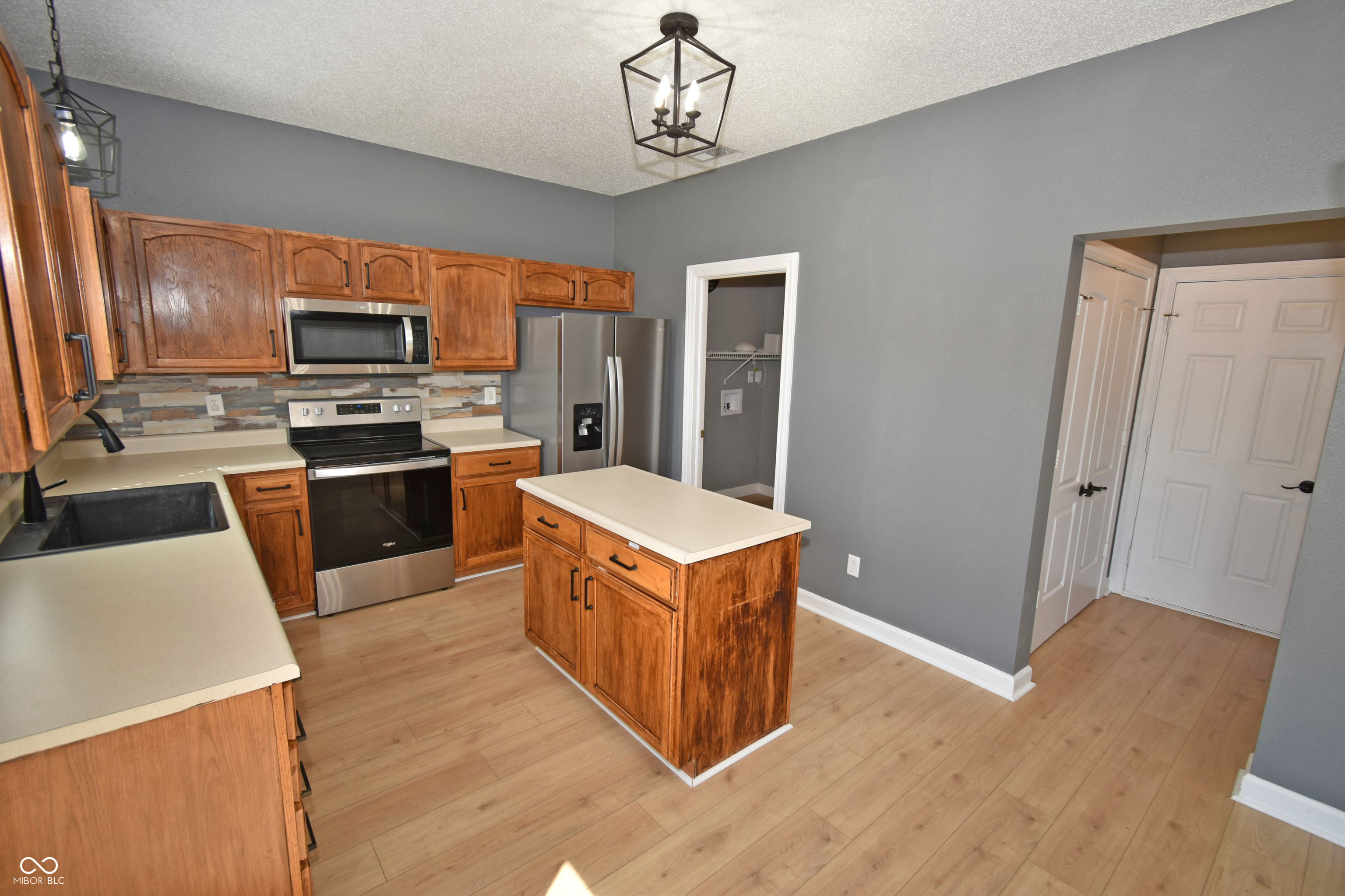 7843 Vics Court