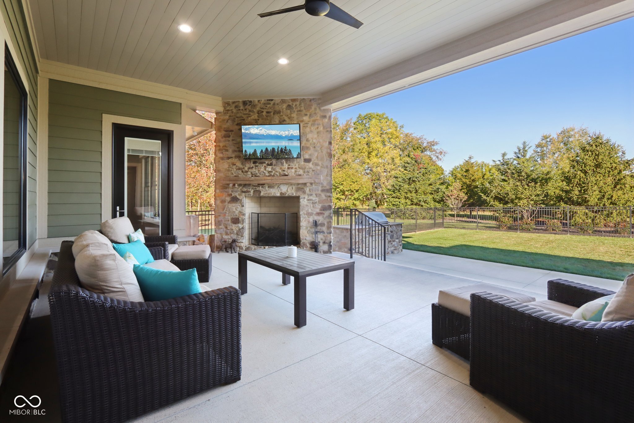 22640 Crooked Beak Circle
