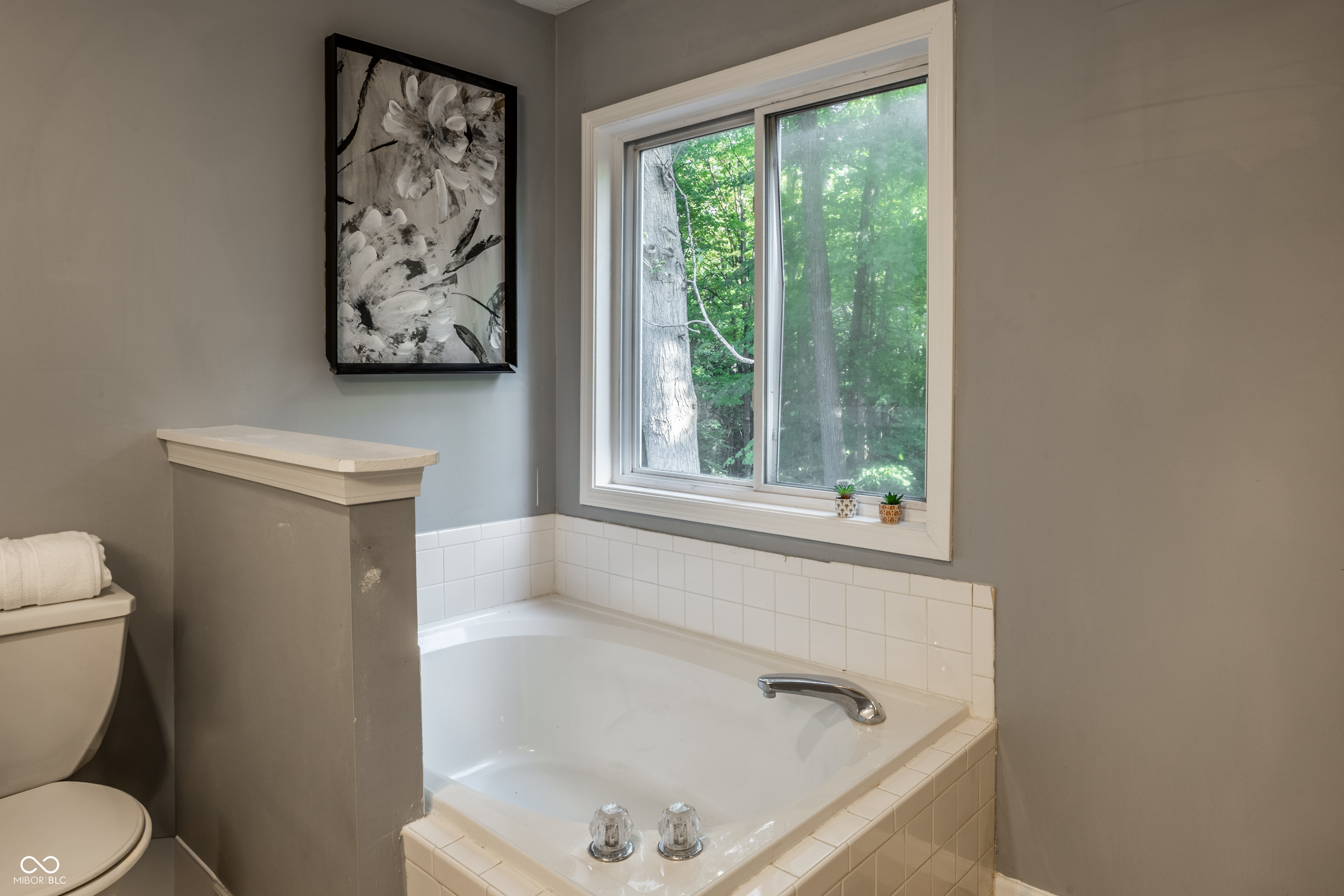 555 Grand Woods Drive