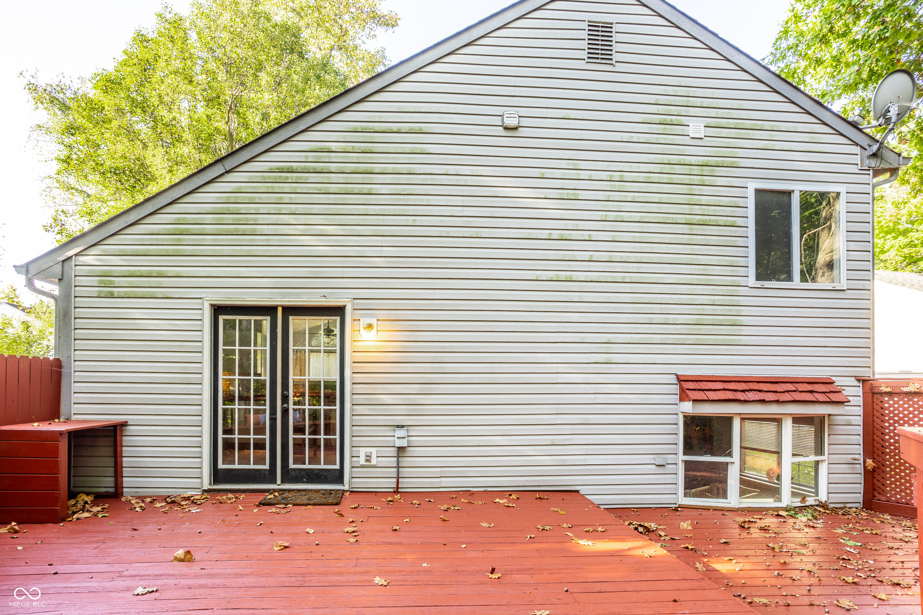 555 Grand Woods Drive