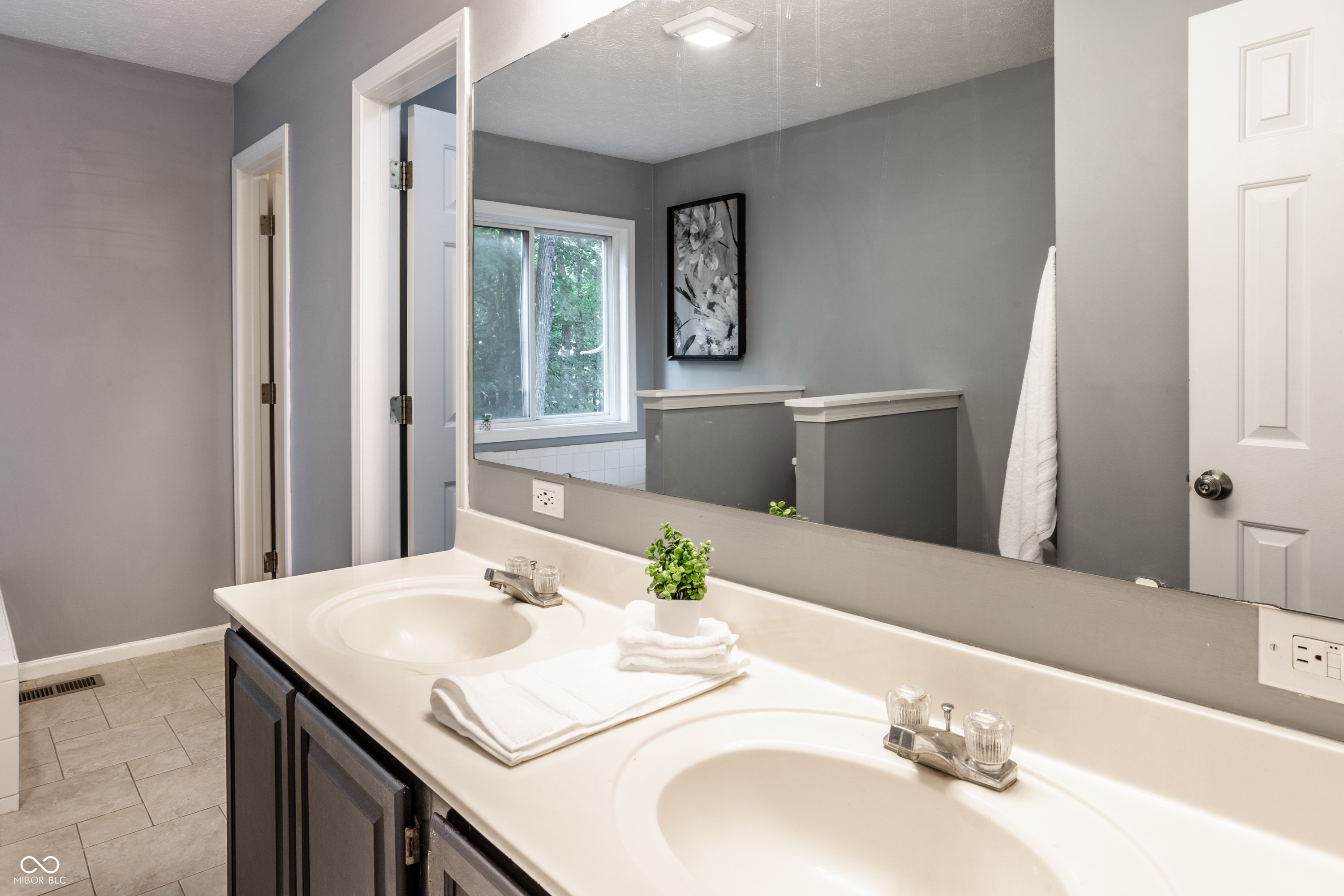 555 Grand Woods Drive