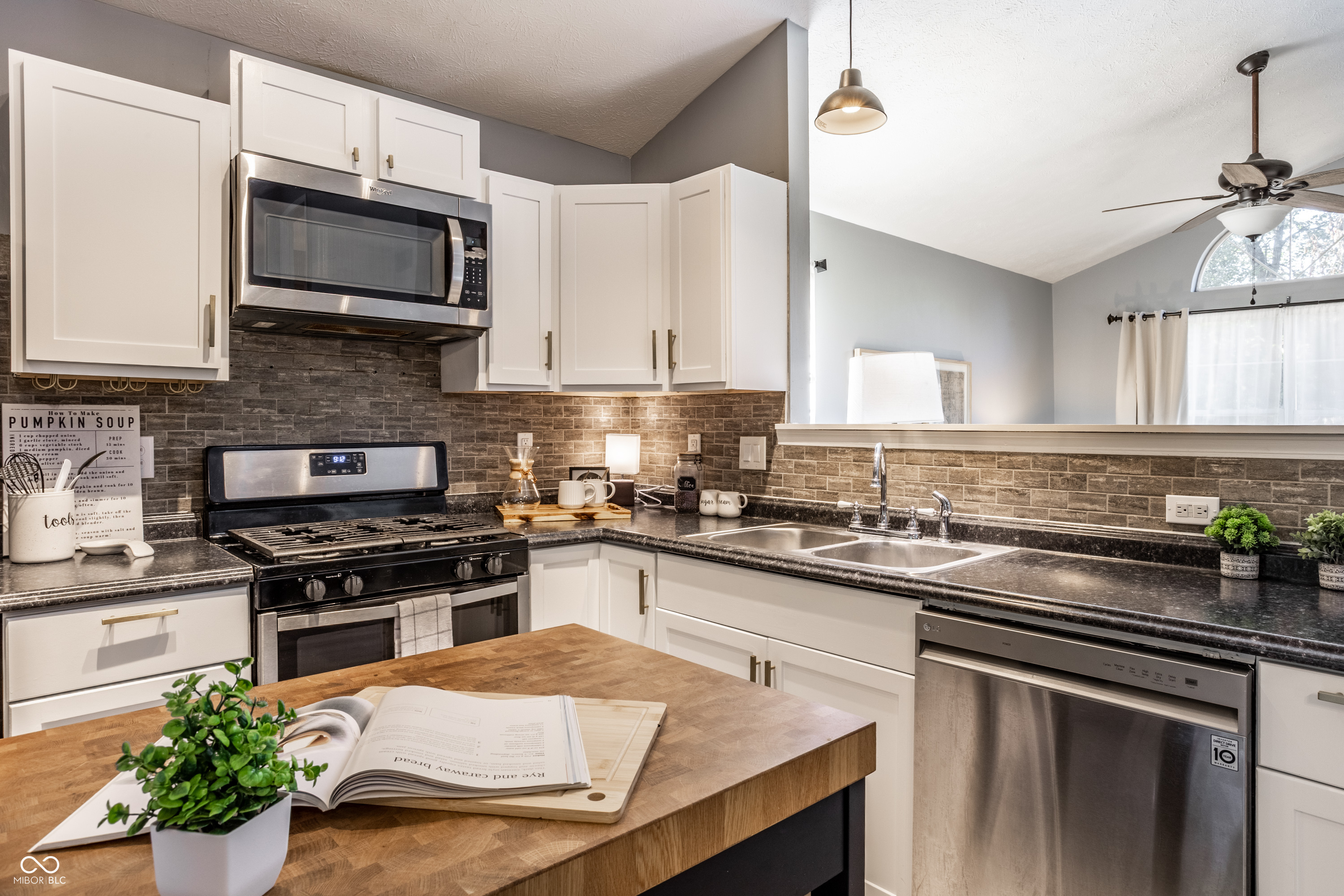 555 Grand Woods Drive