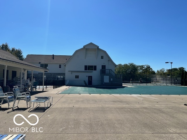 905 E Greyhound Pass